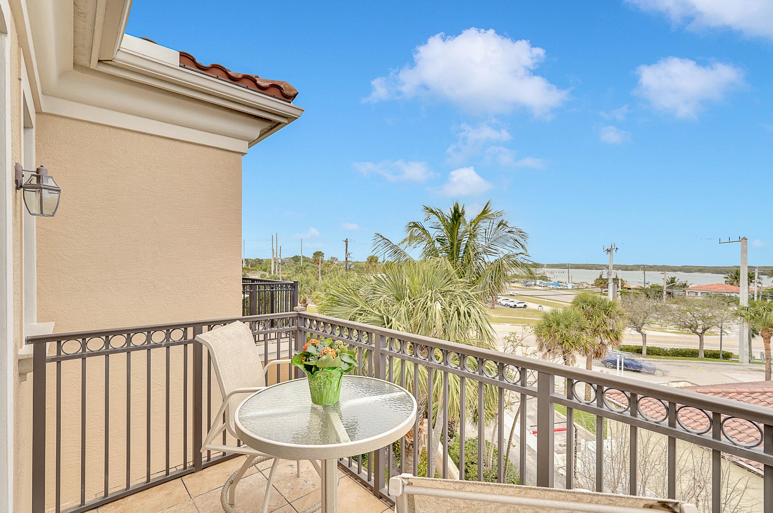 204 Del Sol Cir, Jupiter FL 33469-2229 exterior