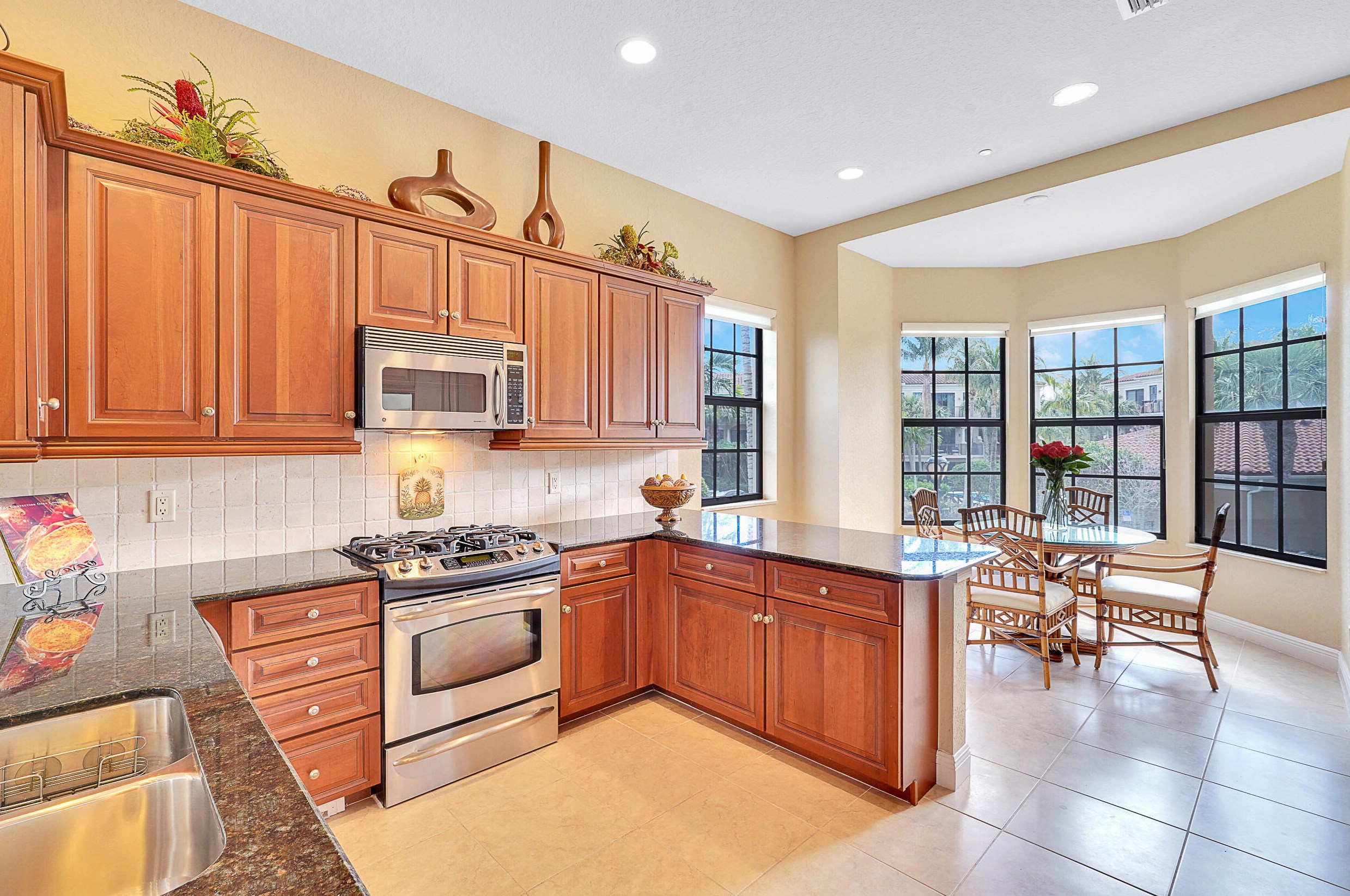 204 Del Sol Cir, Jupiter FL 33469-2229 exterior