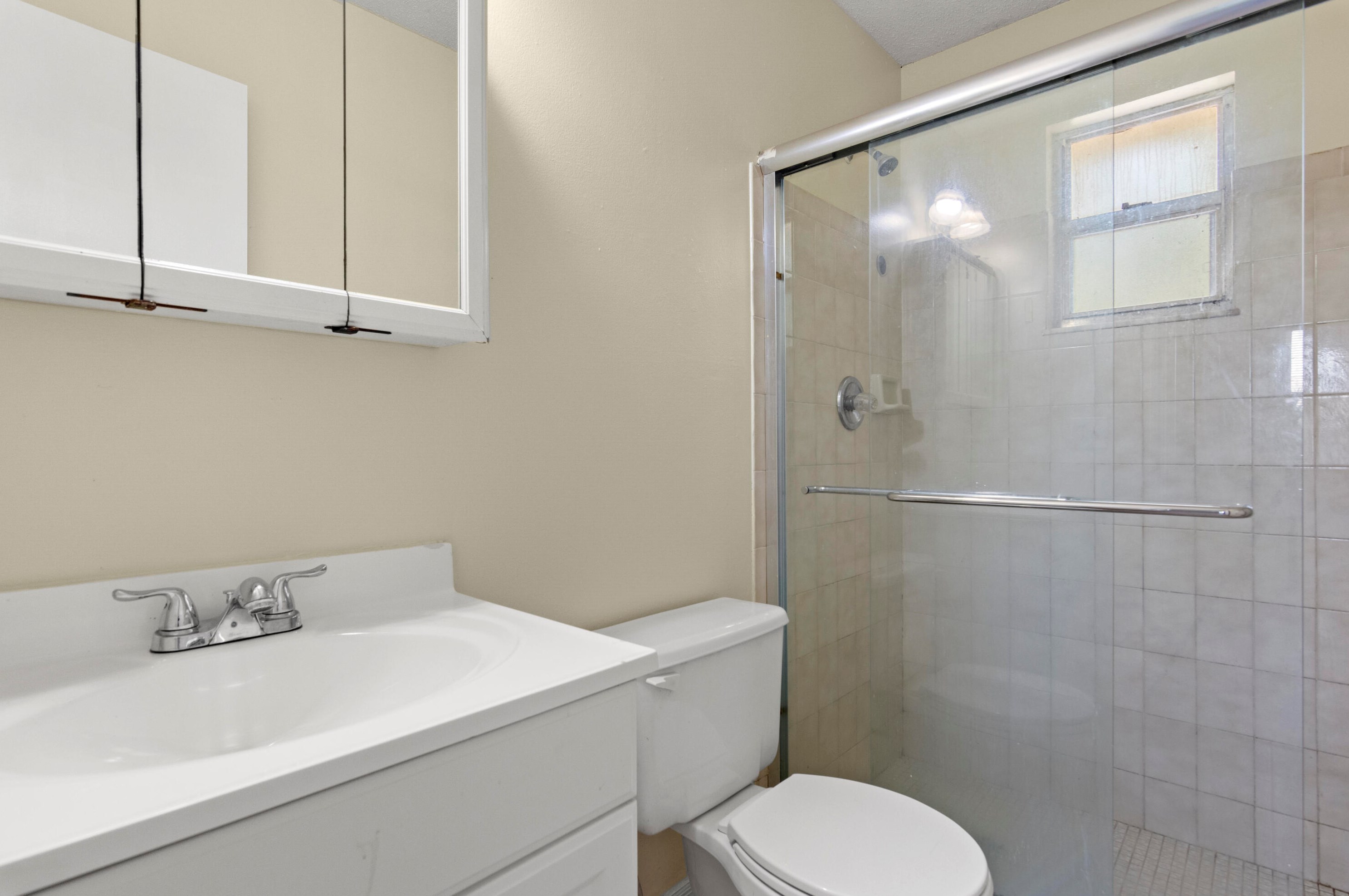 526 Kingston St, Fort Pierce FL  34983-8640 exterior