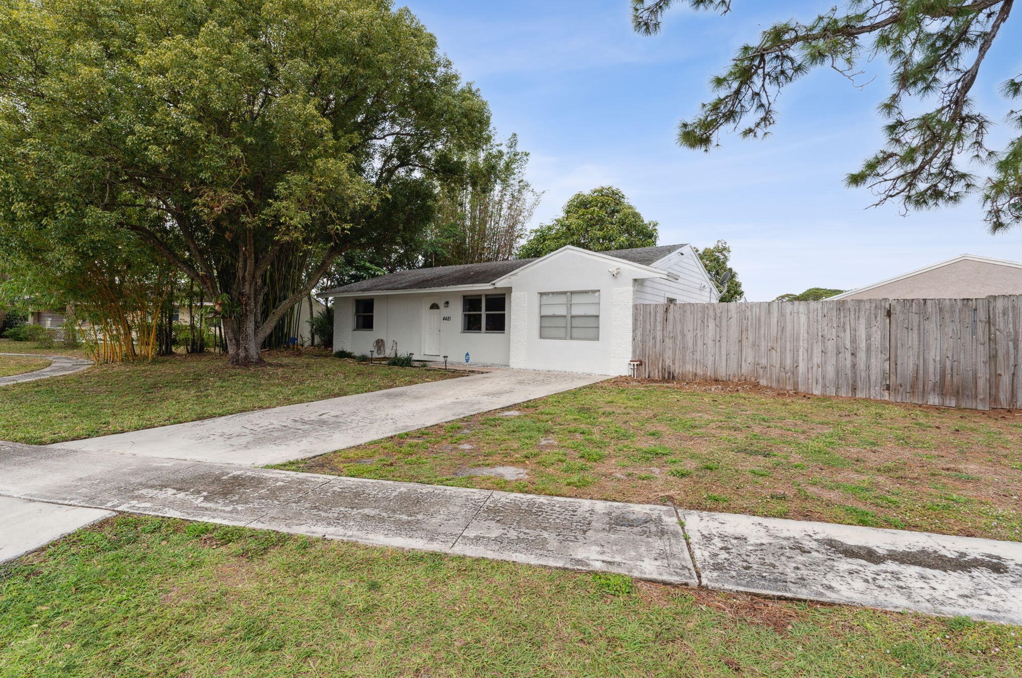 4481 Nicia Way, Lake Worth FL  33463-4684 exterior