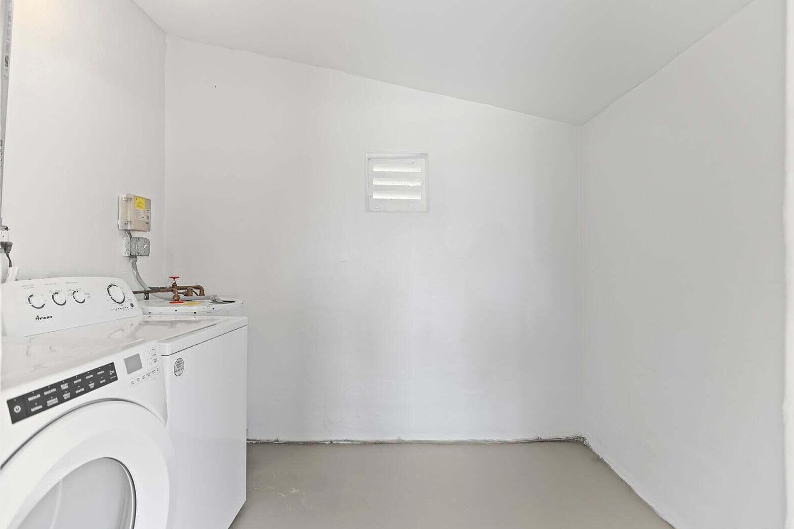 7281 Mcarthur Pkwy, Hollywood FL  33024-7122 exterior