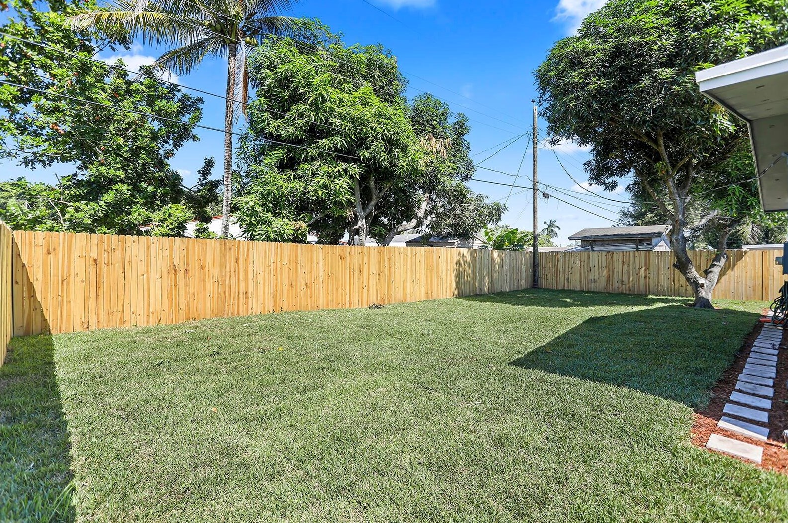 7281 Mcarthur Pkwy, Hollywood FL  33024-7122 exterior