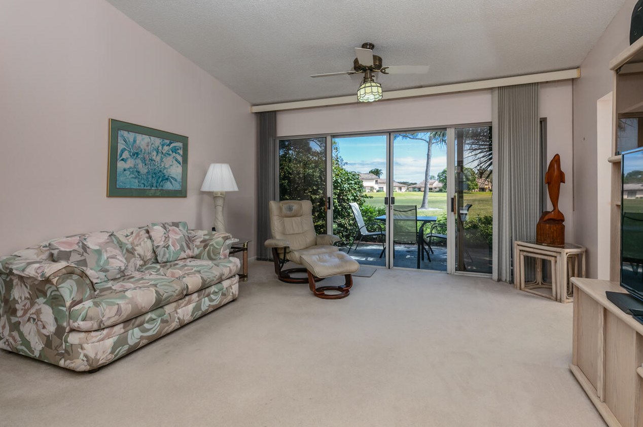 2924 Westlake Cir, Palm City FL  34990-4616 exterior