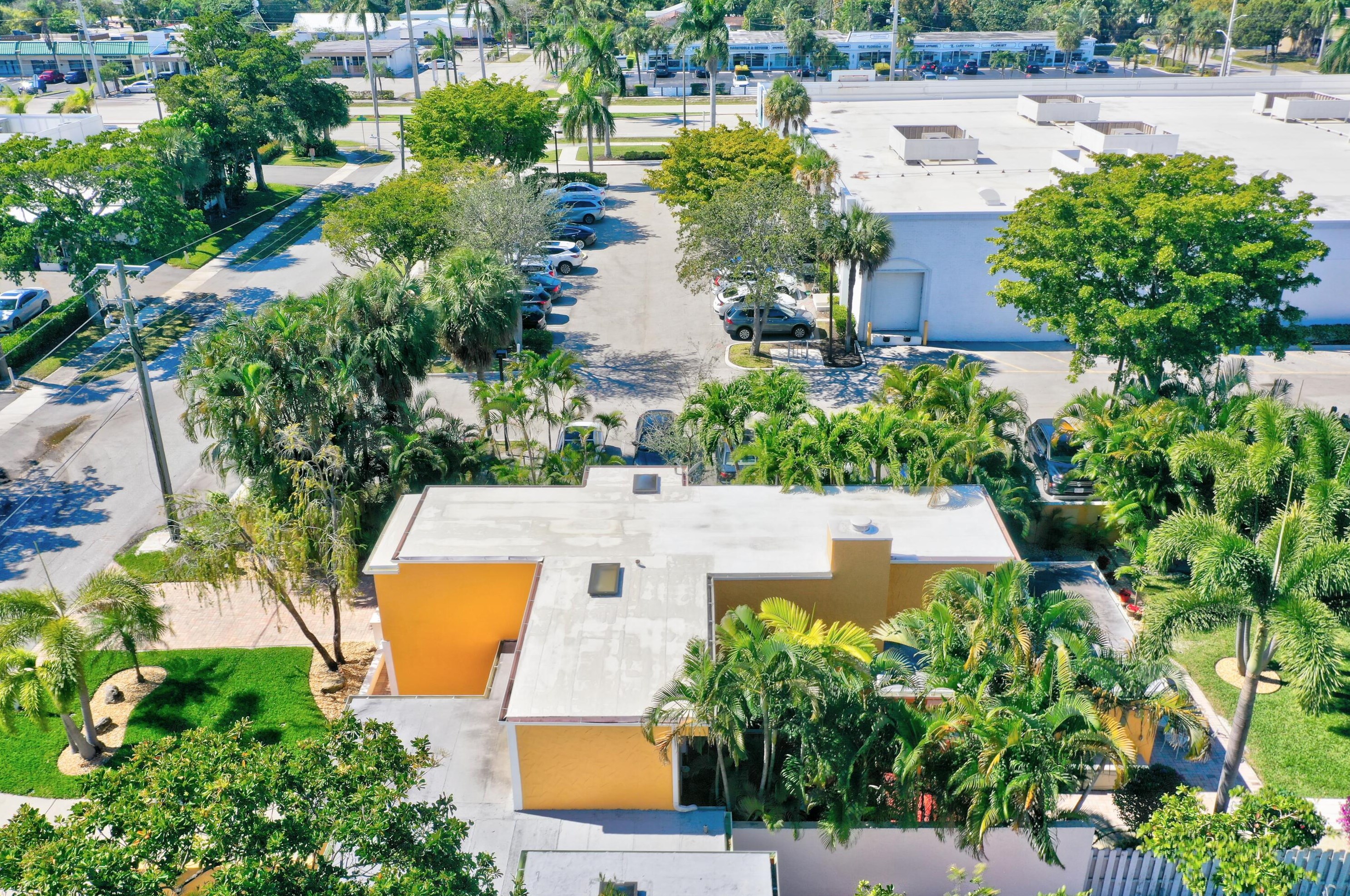 665 Forsyth St, Boca Raton FL 33487-3202 exterior