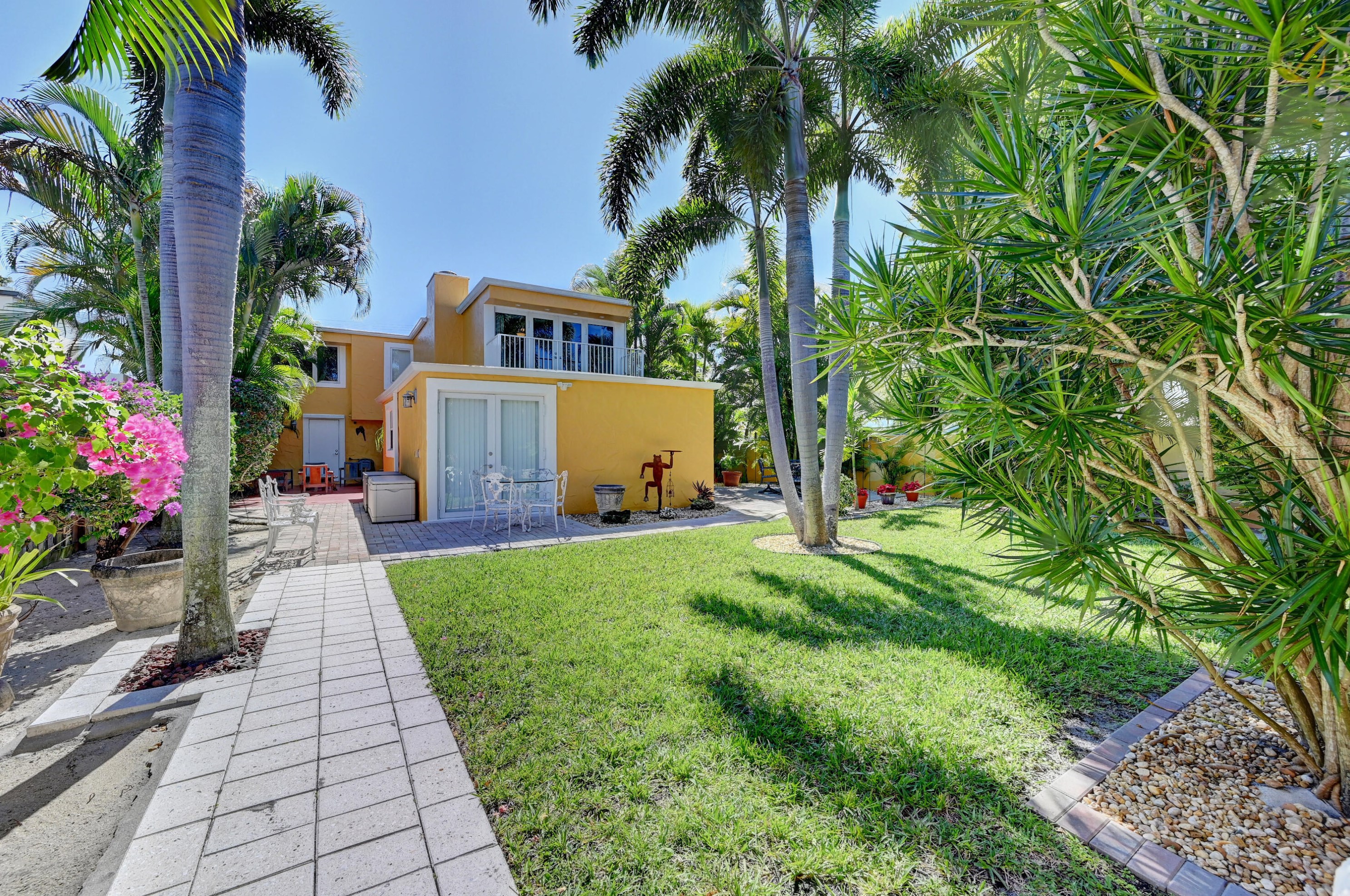 665 Forsyth St, Boca Raton FL 33487-3202 exterior