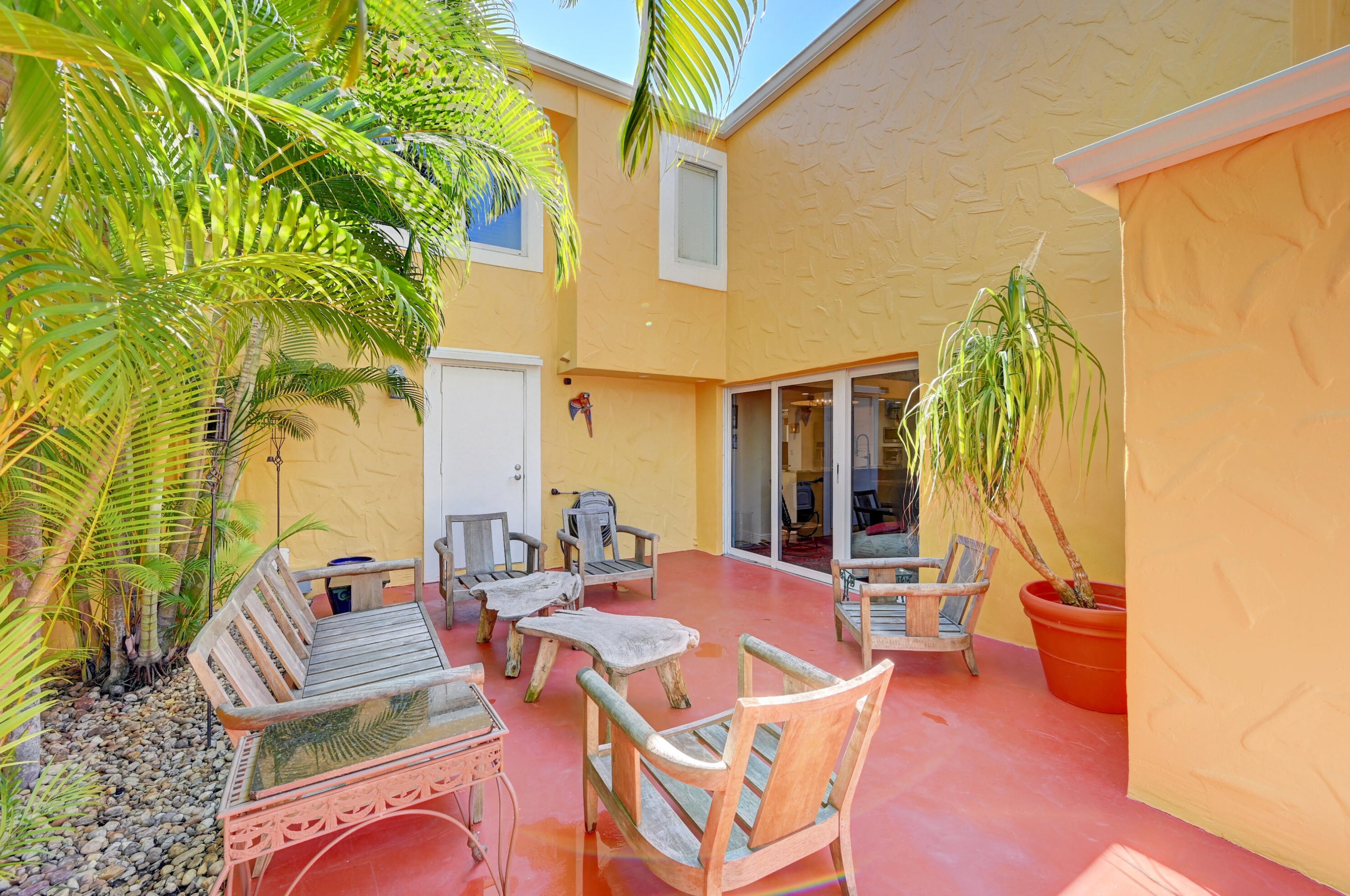 665 Forsyth St, Boca Raton FL 33487-3202 exterior