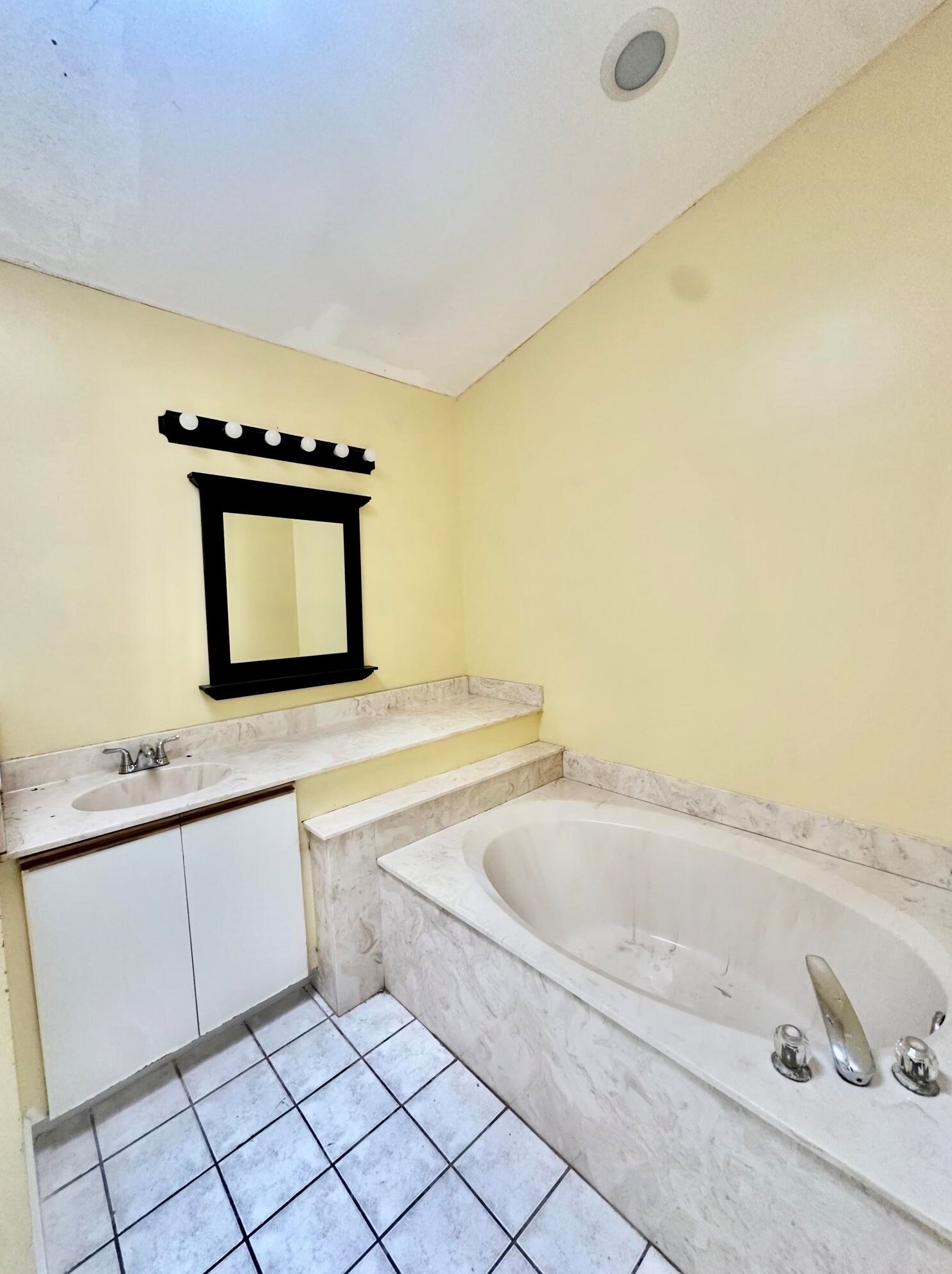 711 Virginia St, Fort Pierce FL  34983-1148 exterior