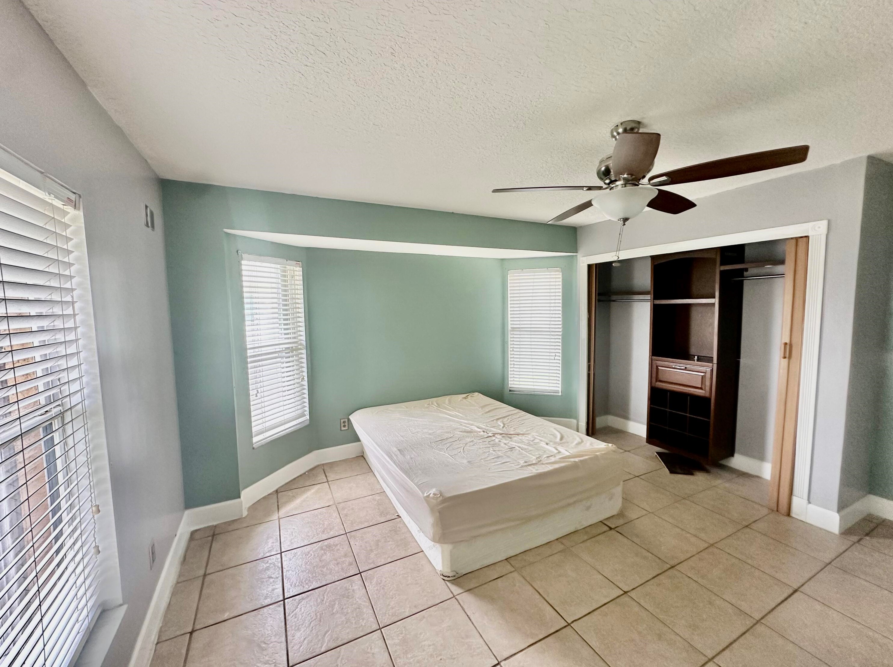 711 Virginia St, Fort Pierce FL  34983-1148 exterior