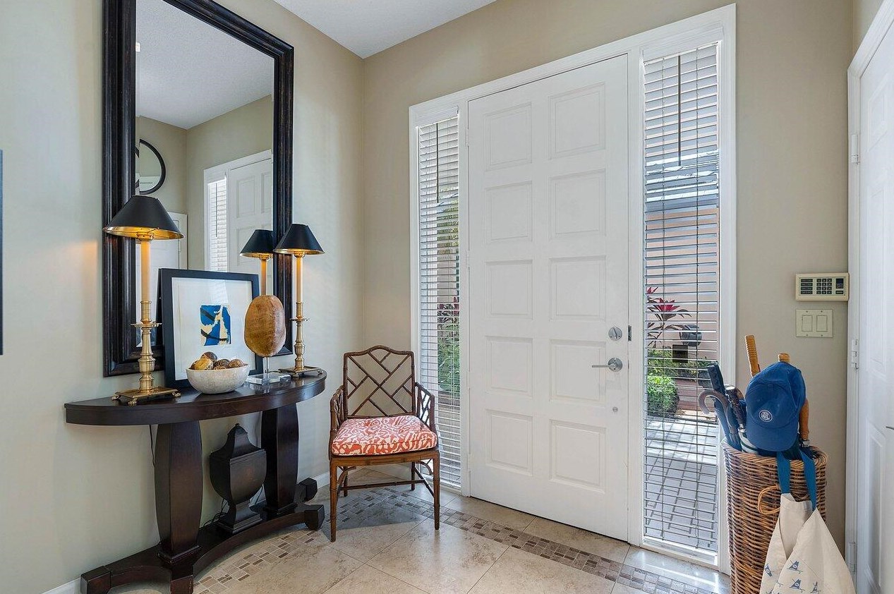 196 Orange Tree Dr, Lake Worth FL 33462-1185 exterior