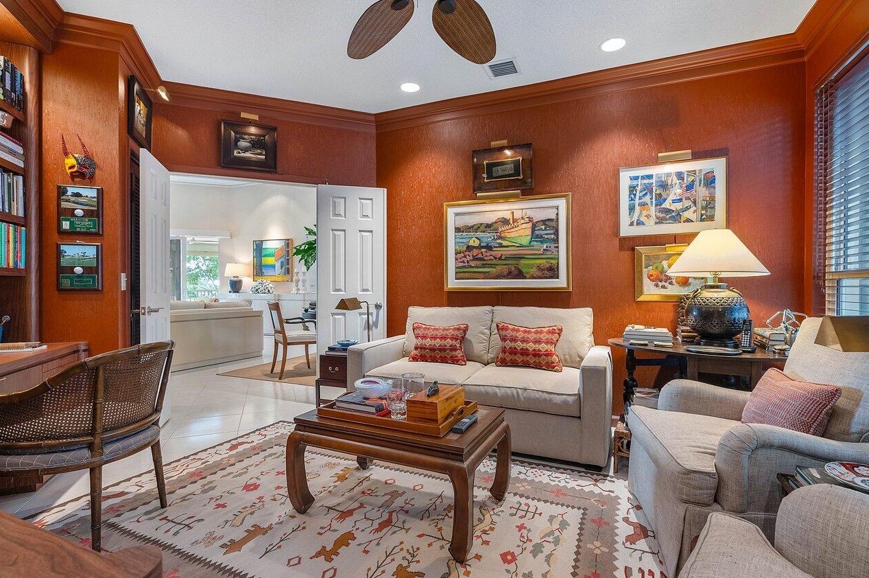 196 Orange Tree Dr, Lake Worth FL 33462-1185 exterior