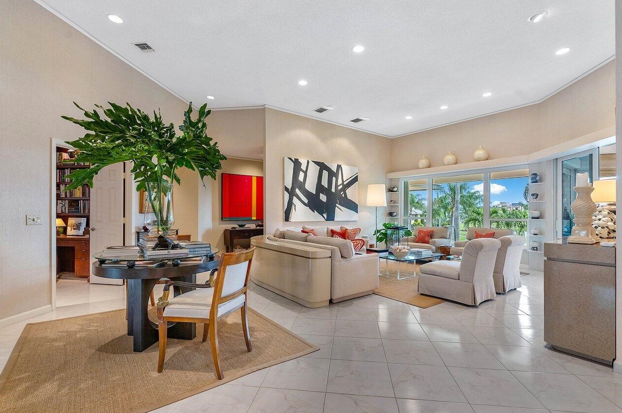 196 Orange Tree Dr, Lake Worth FL 33462-1185 exterior