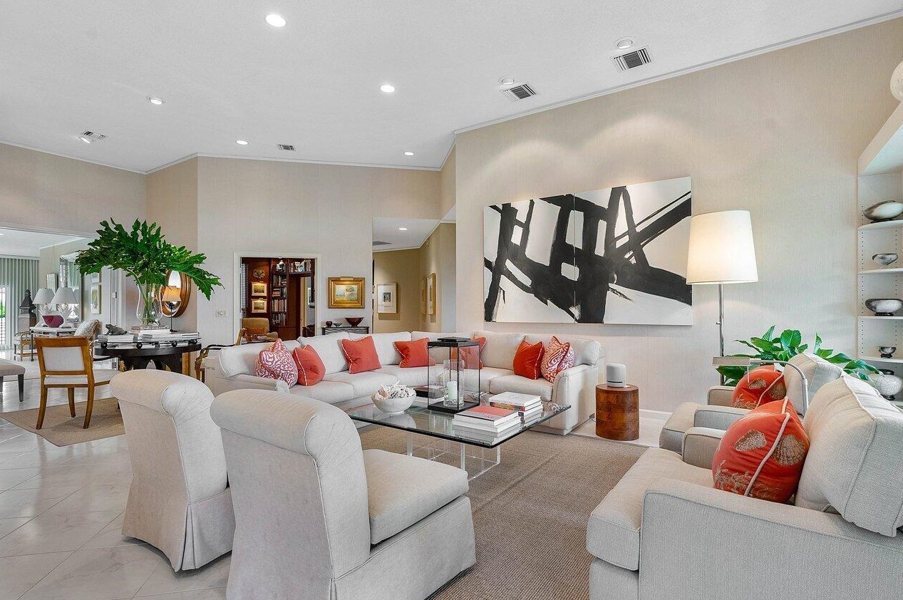 196 Orange Tree Dr, Lake Worth FL 33462-1185 exterior