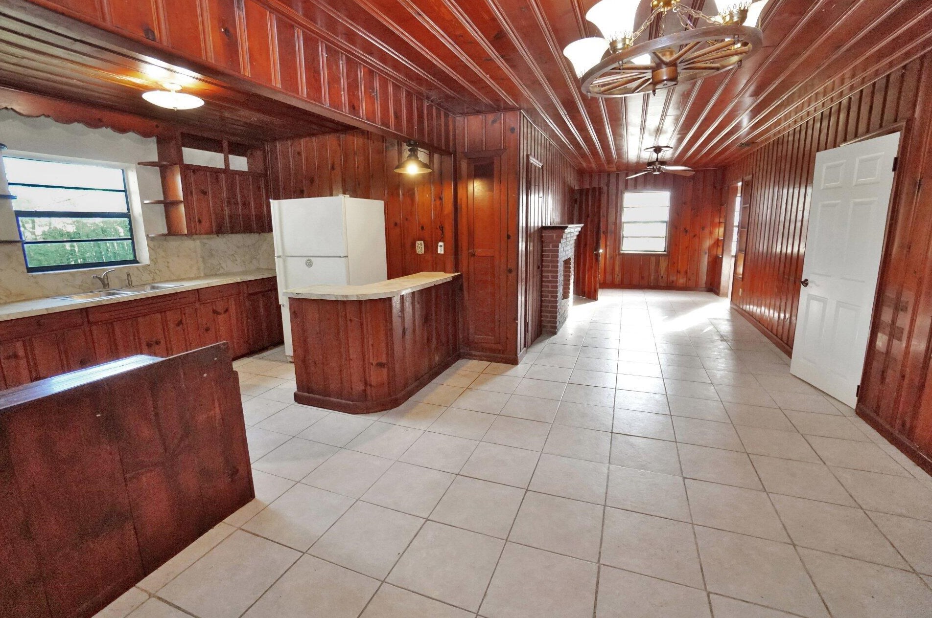 405 Fleming Ave, Lake Worth FL 33463-1900 exterior