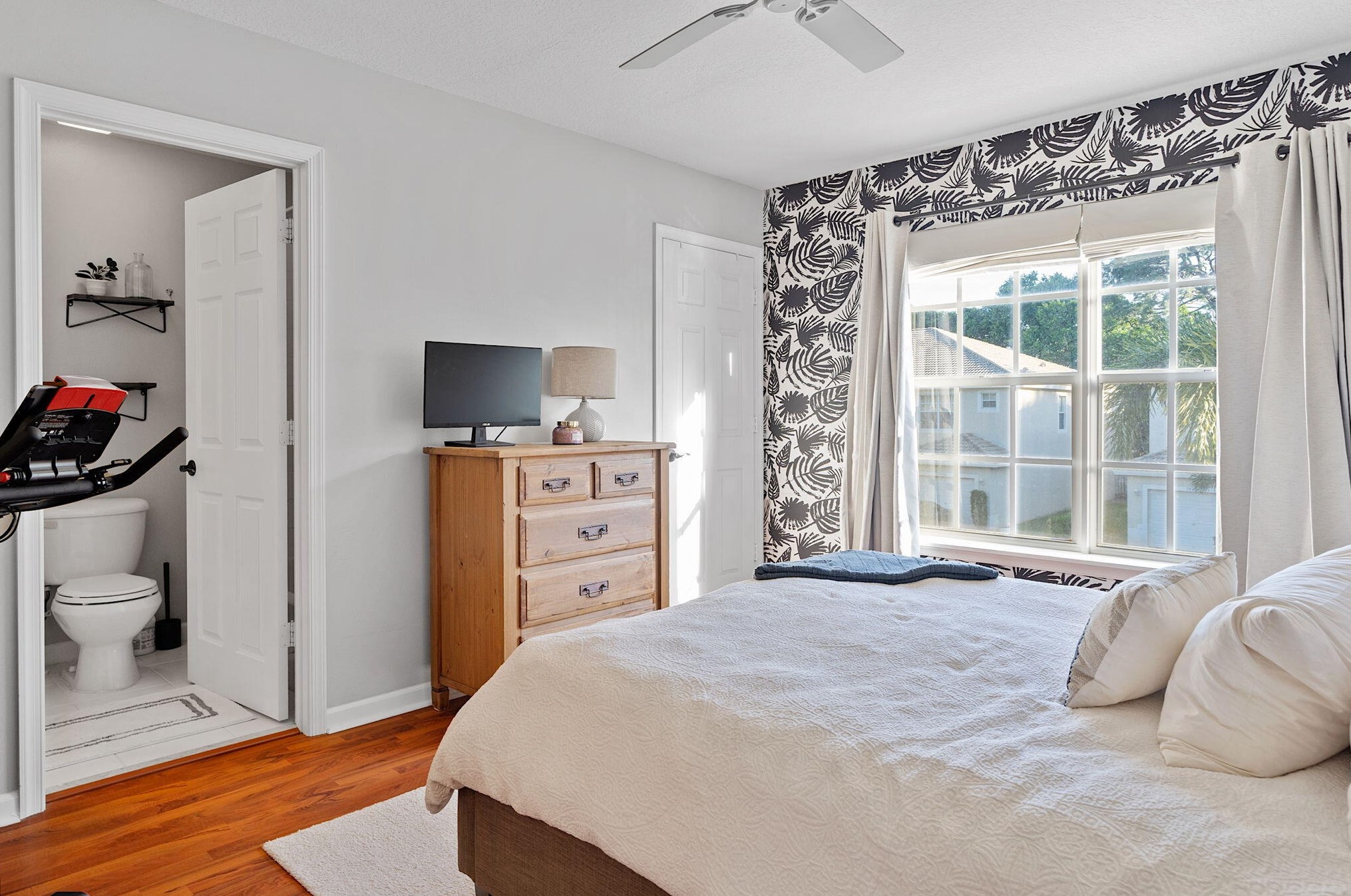 9843 Lago Dr, Boynton Beach FL  33472-2771 exterior