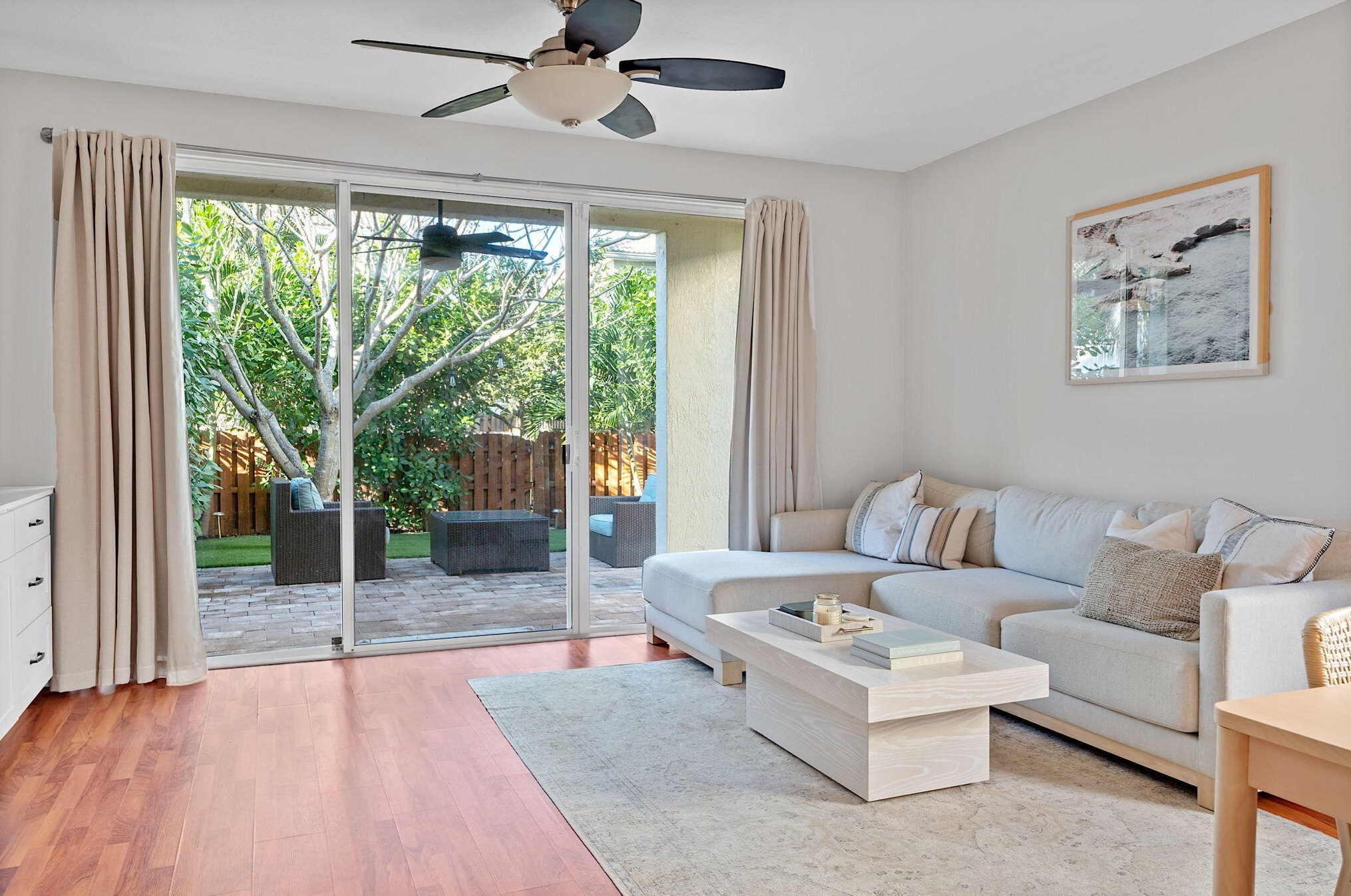 9843 Lago Dr, Boynton Beach FL  33472-2771 exterior