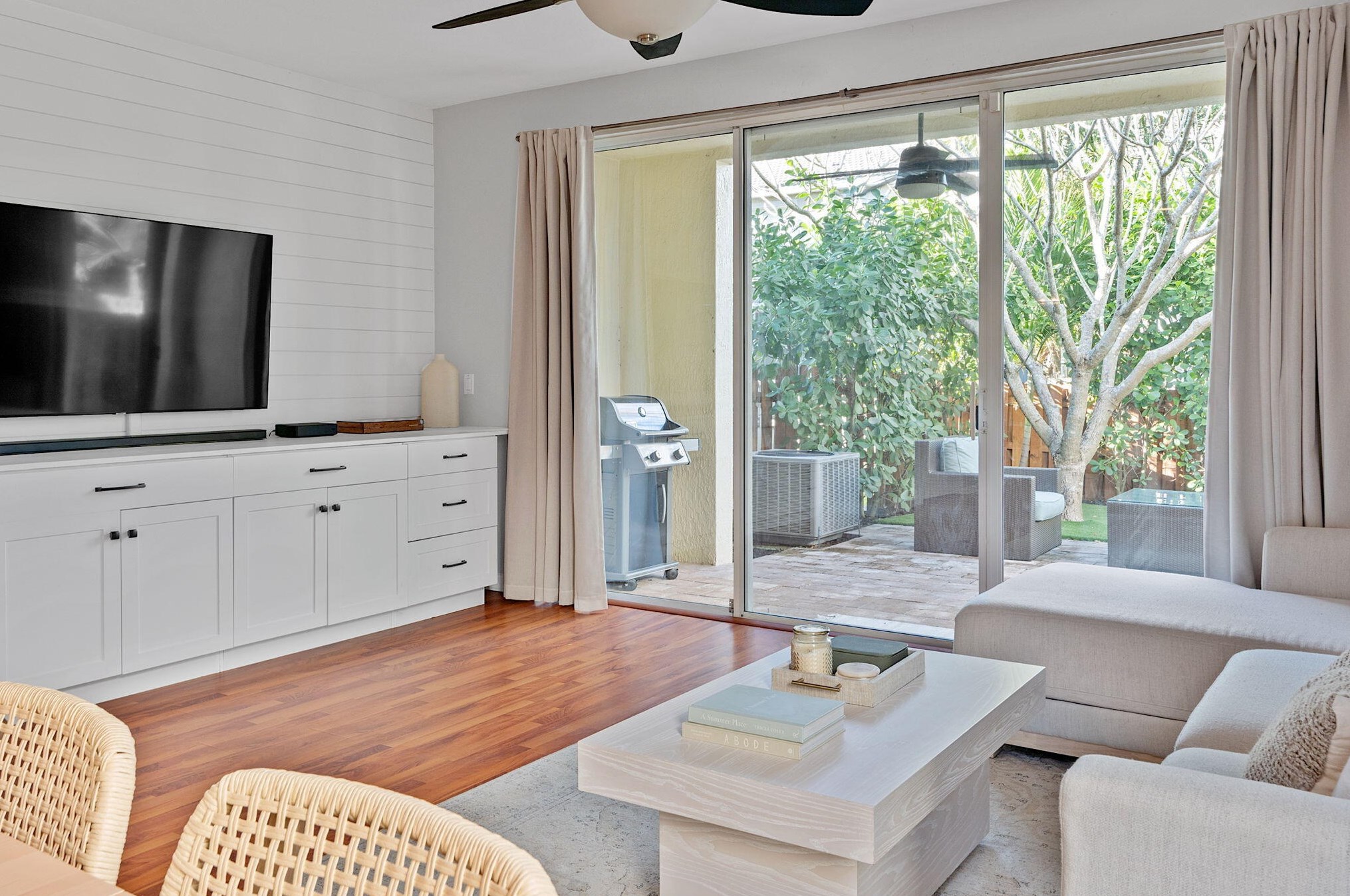 9843 Lago Dr, Boynton Beach FL  33472-2771 exterior