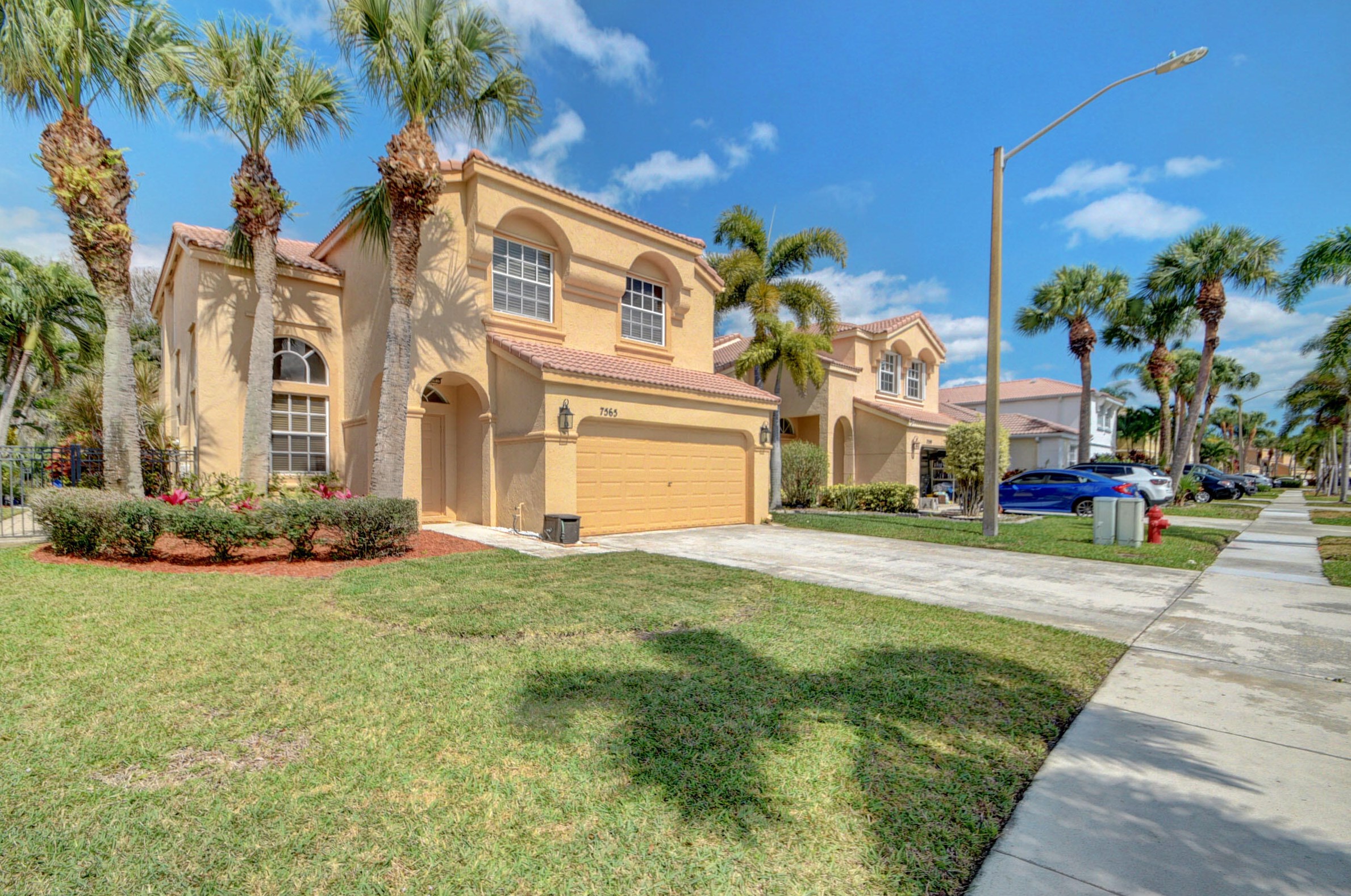 7565 Kingsley Ct, Lake Worth FL  33467-7327 exterior