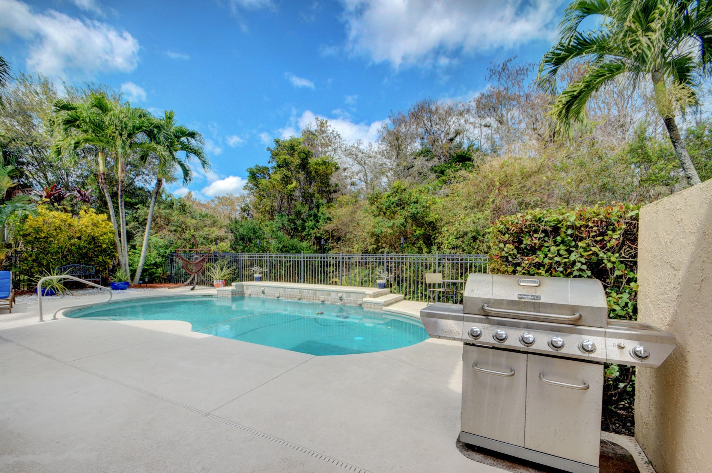 7565 Kingsley Ct, Lake Worth FL  33467-7327 exterior