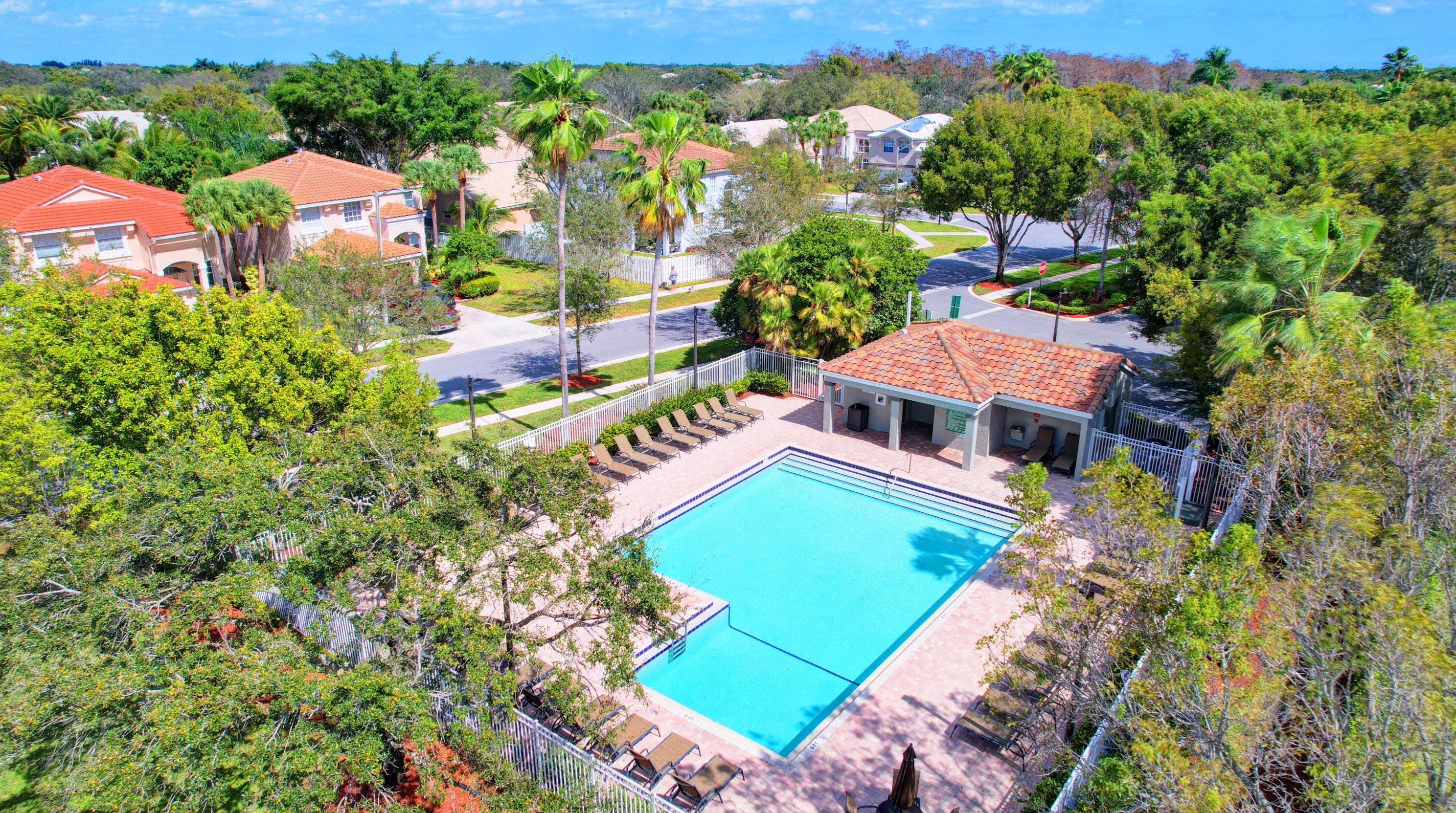 7565 Kingsley Ct, Lake Worth FL  33467-7327 exterior