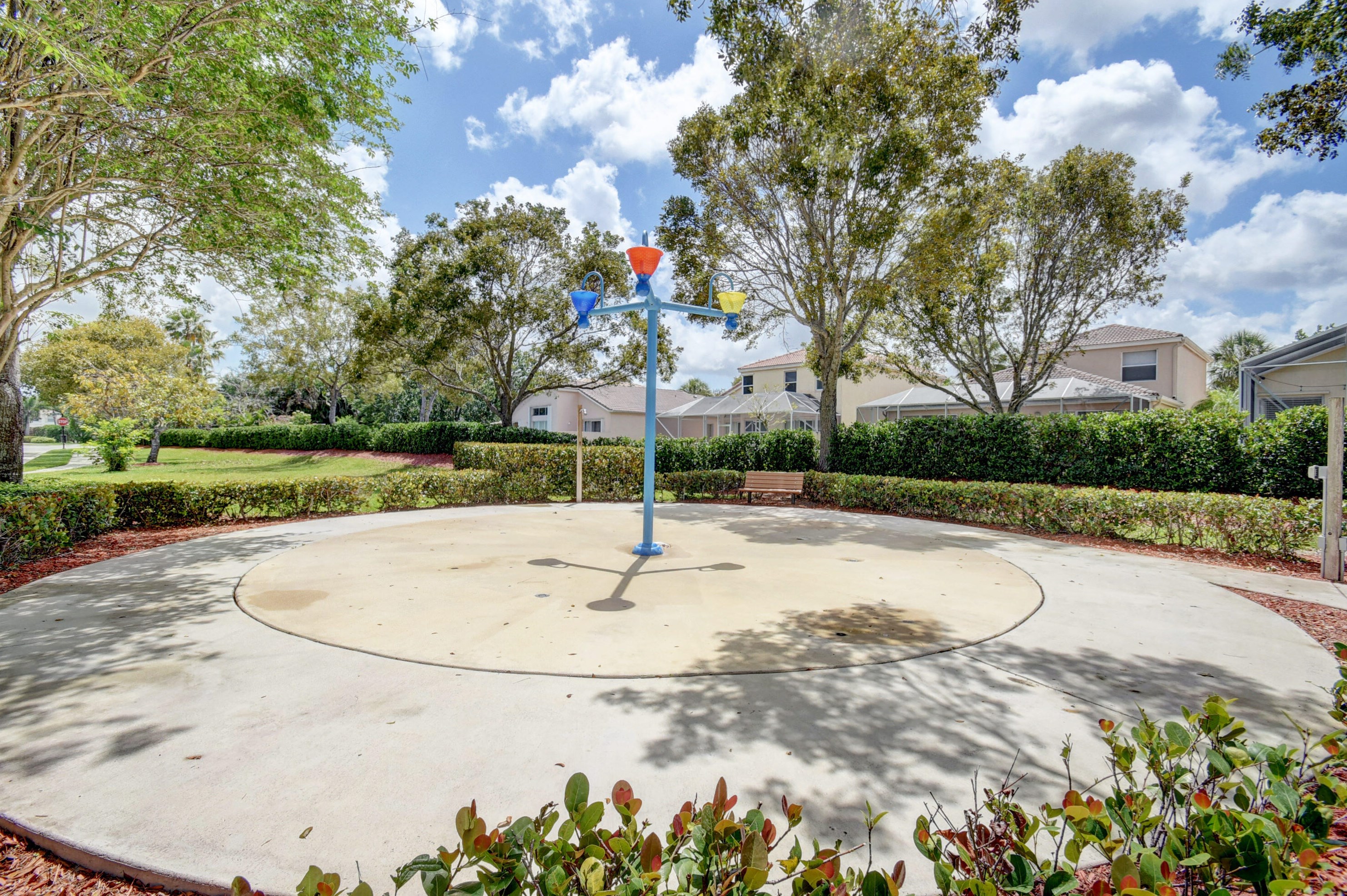 7565 Kingsley Ct, Lake Worth FL  33467-7327 exterior