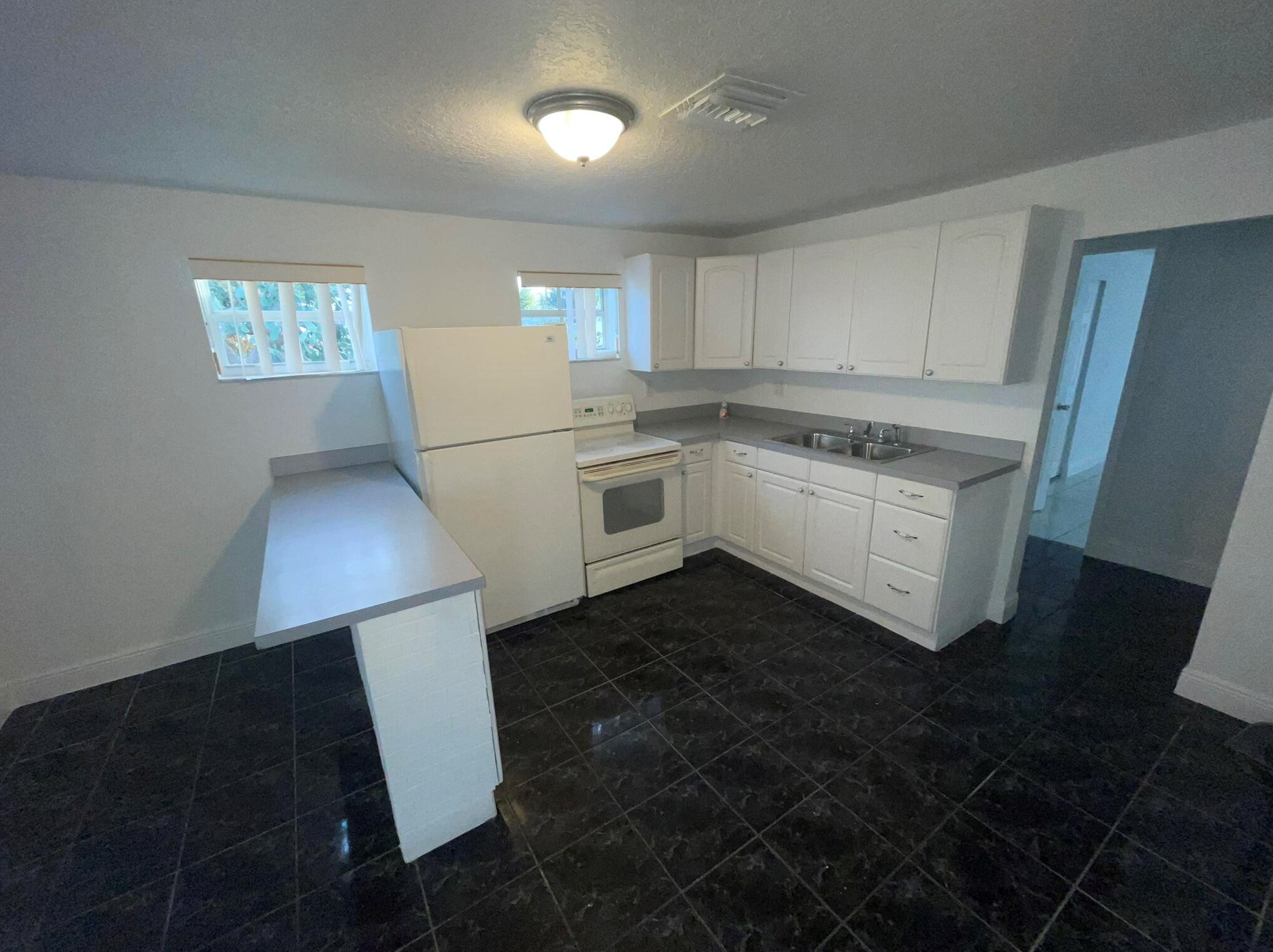 7927 Coral St, Lake Worth FL  33462-6103 exterior