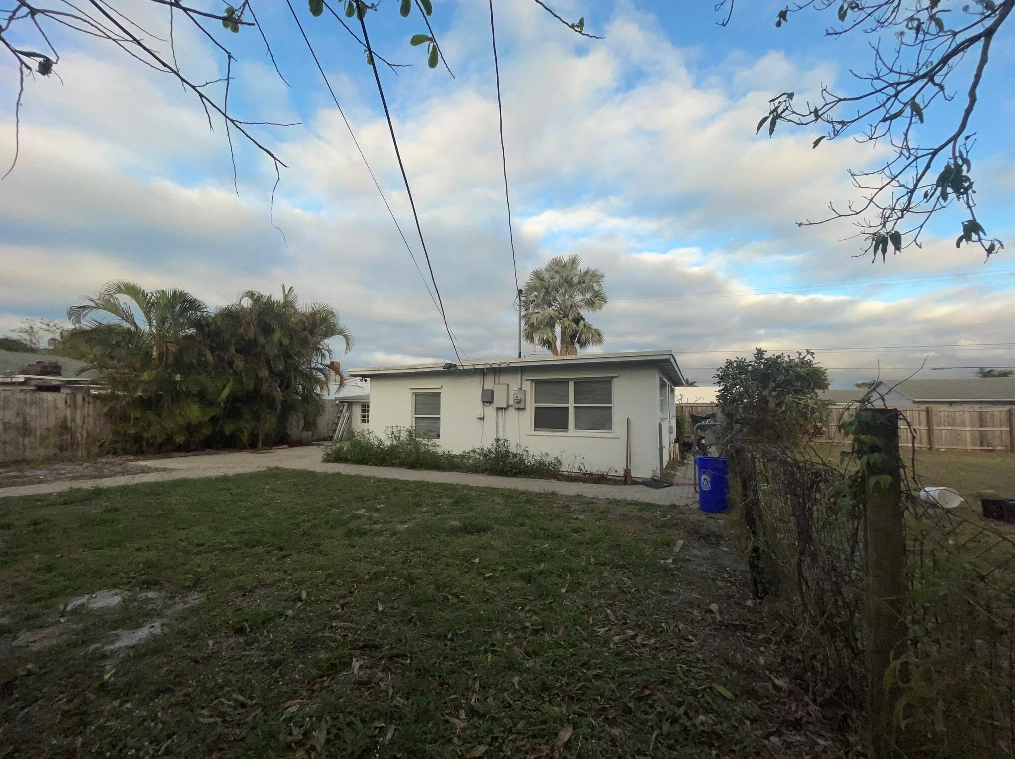 7927 Coral St, Lake Worth FL  33462-6103 exterior