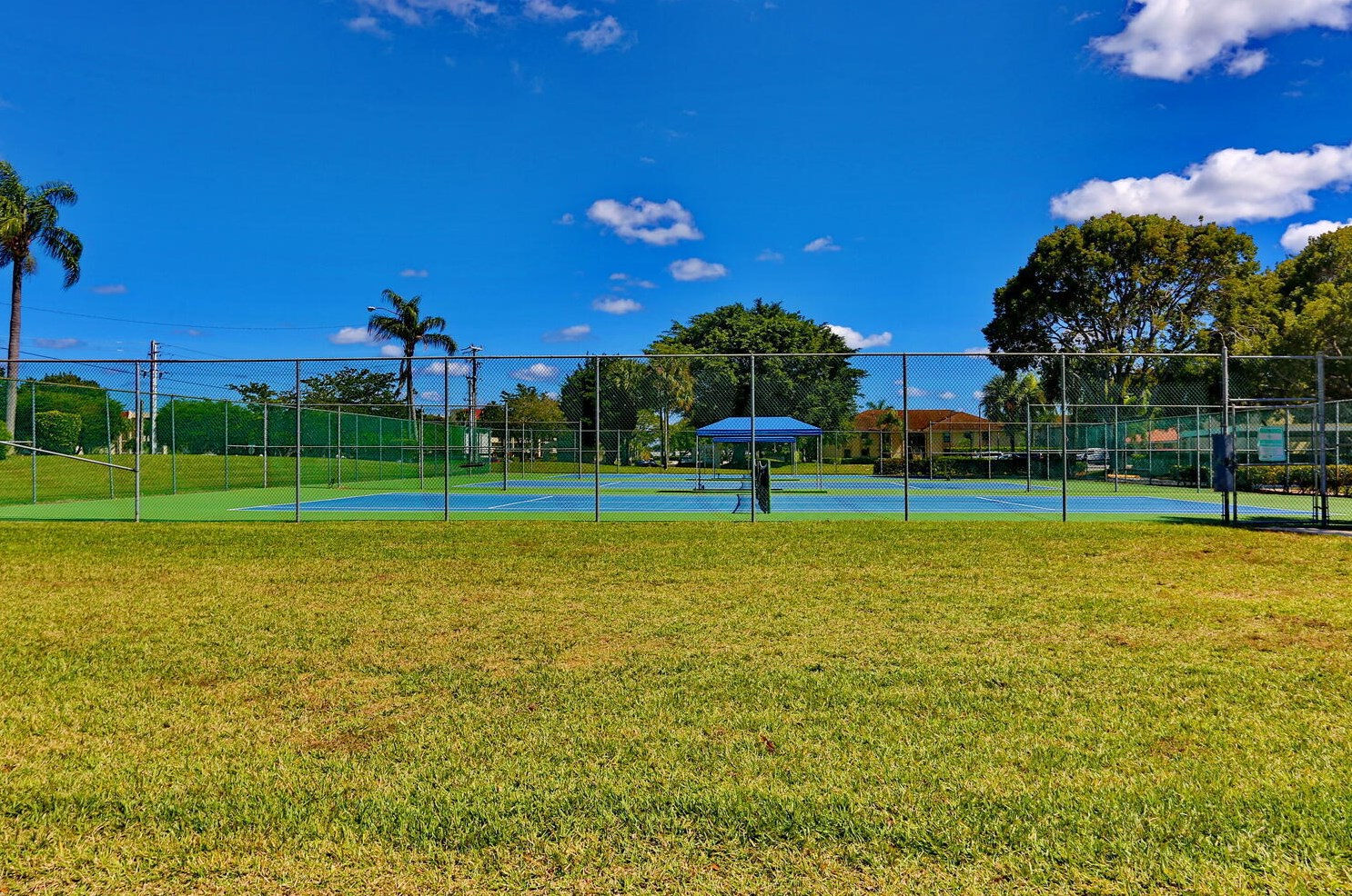 23370 Carolwood Ln, Boca Raton FL  33428-2147 exterior