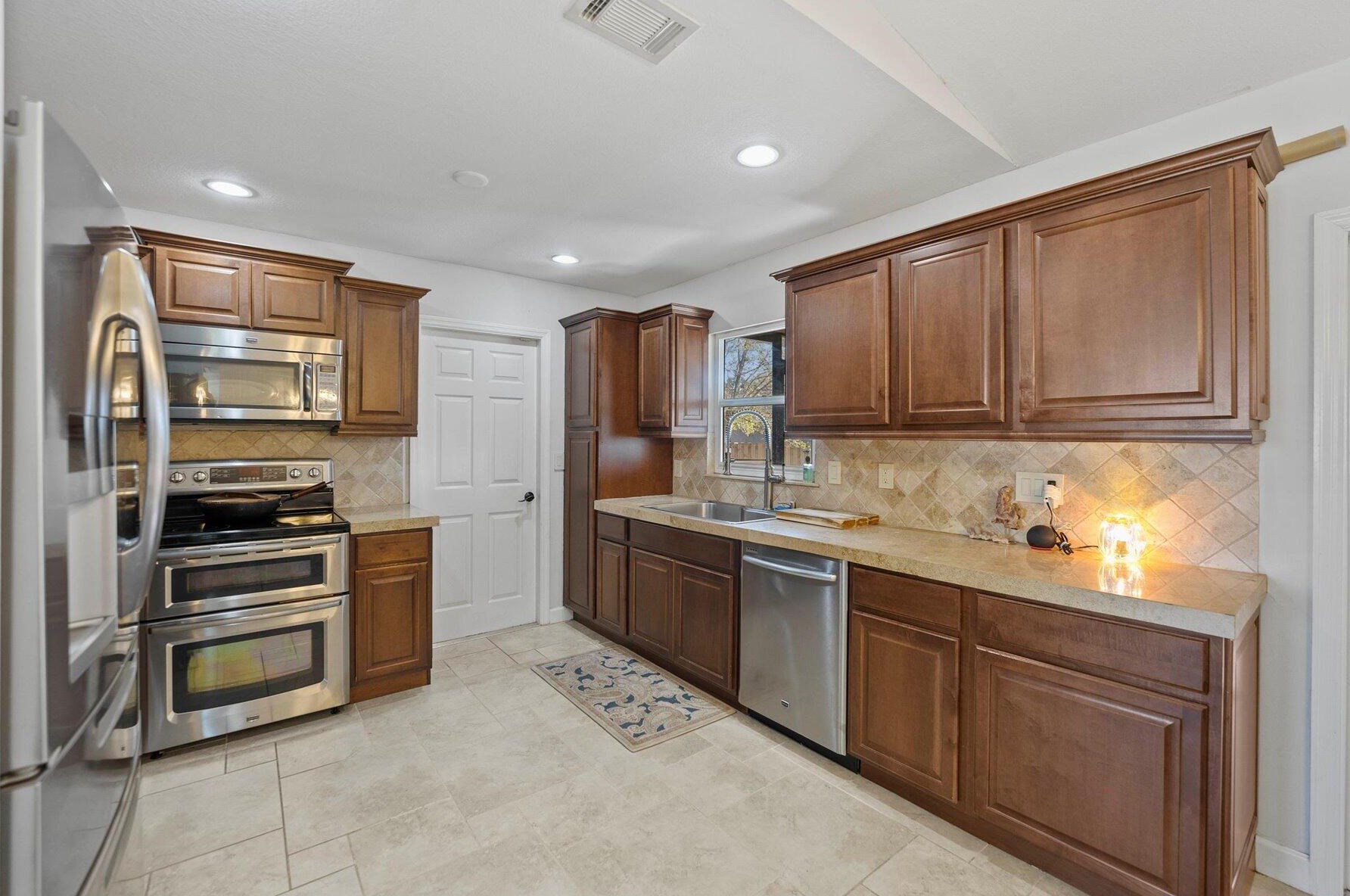 1842 Burlington St, Fort Pierce FL  34984-3581 exterior