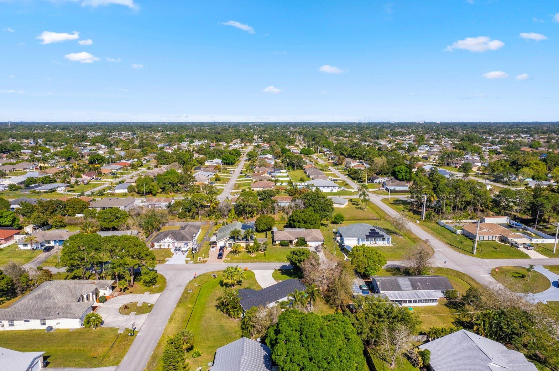 1842 Burlington St, Fort Pierce FL  34984-3581 exterior