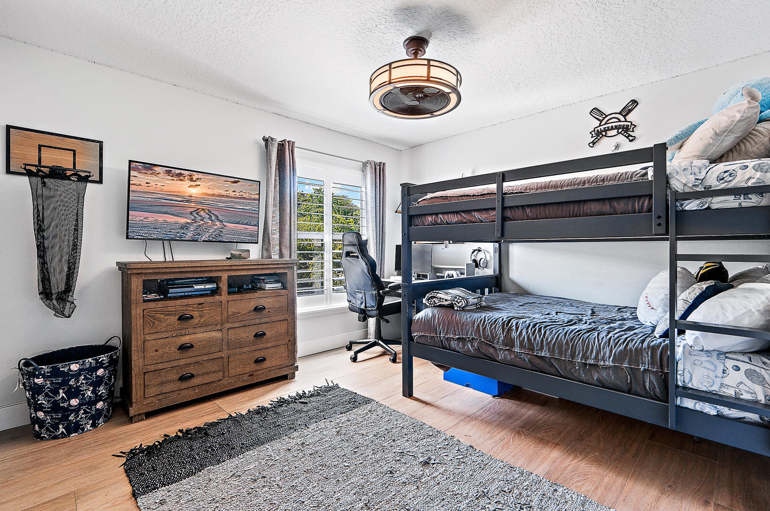 345 Kingfisher Dr, Jupiter FL 33458-8351 exterior