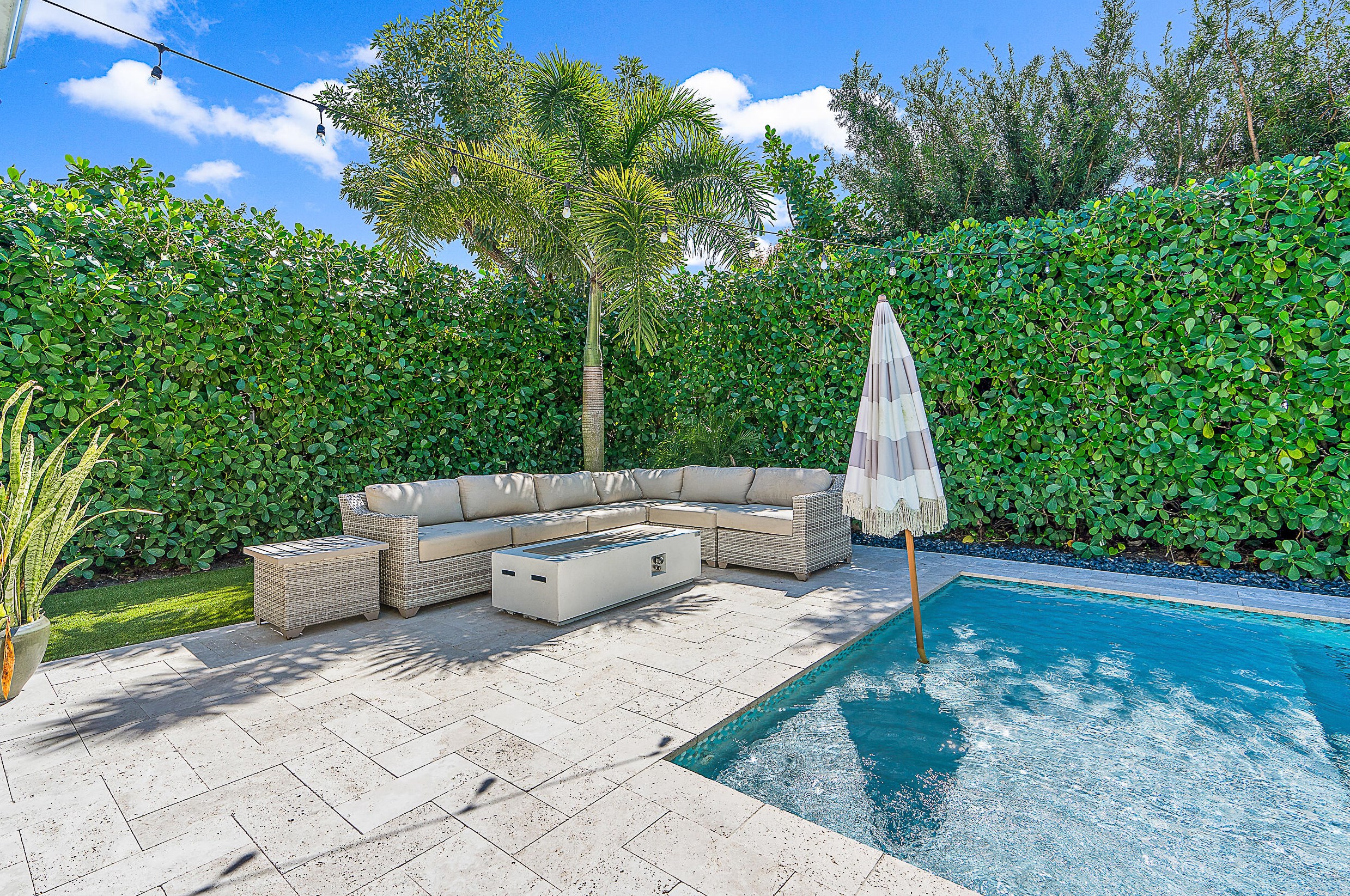 345 Kingfisher Dr, Jupiter FL 33458-8351 exterior