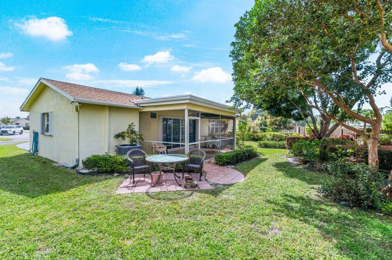 7251 Pine Park Dr, Lake Worth FL  33467-3949 exterior