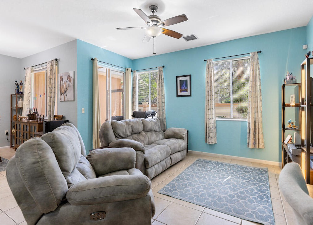 2571 Langrove Ln, Vero Beach FL 32962-4224 exterior