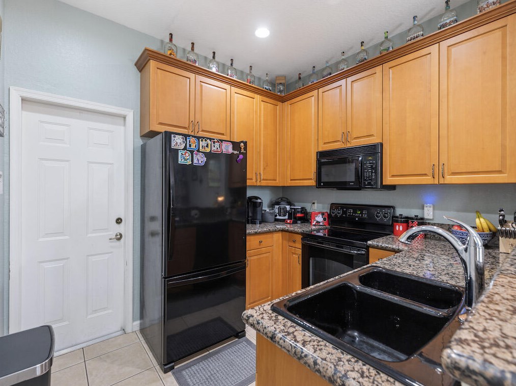 2571 Langrove Ln, Vero Beach FL 32962-4224 exterior