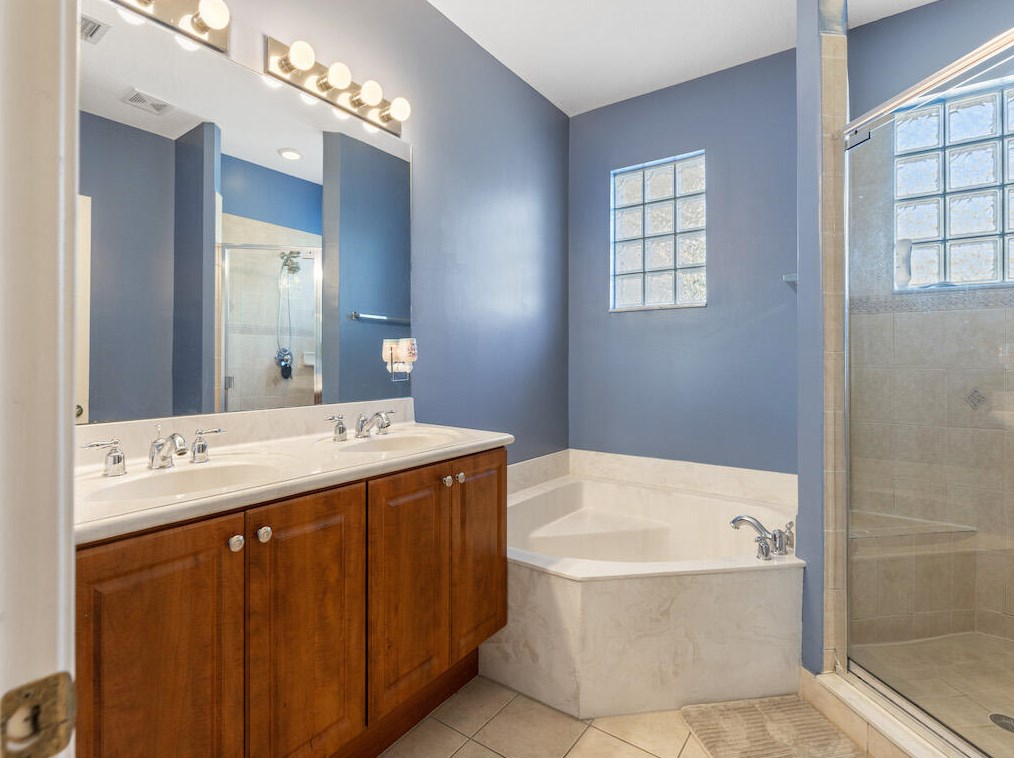 2571 Langrove Ln, Vero Beach FL 32962-4224 exterior