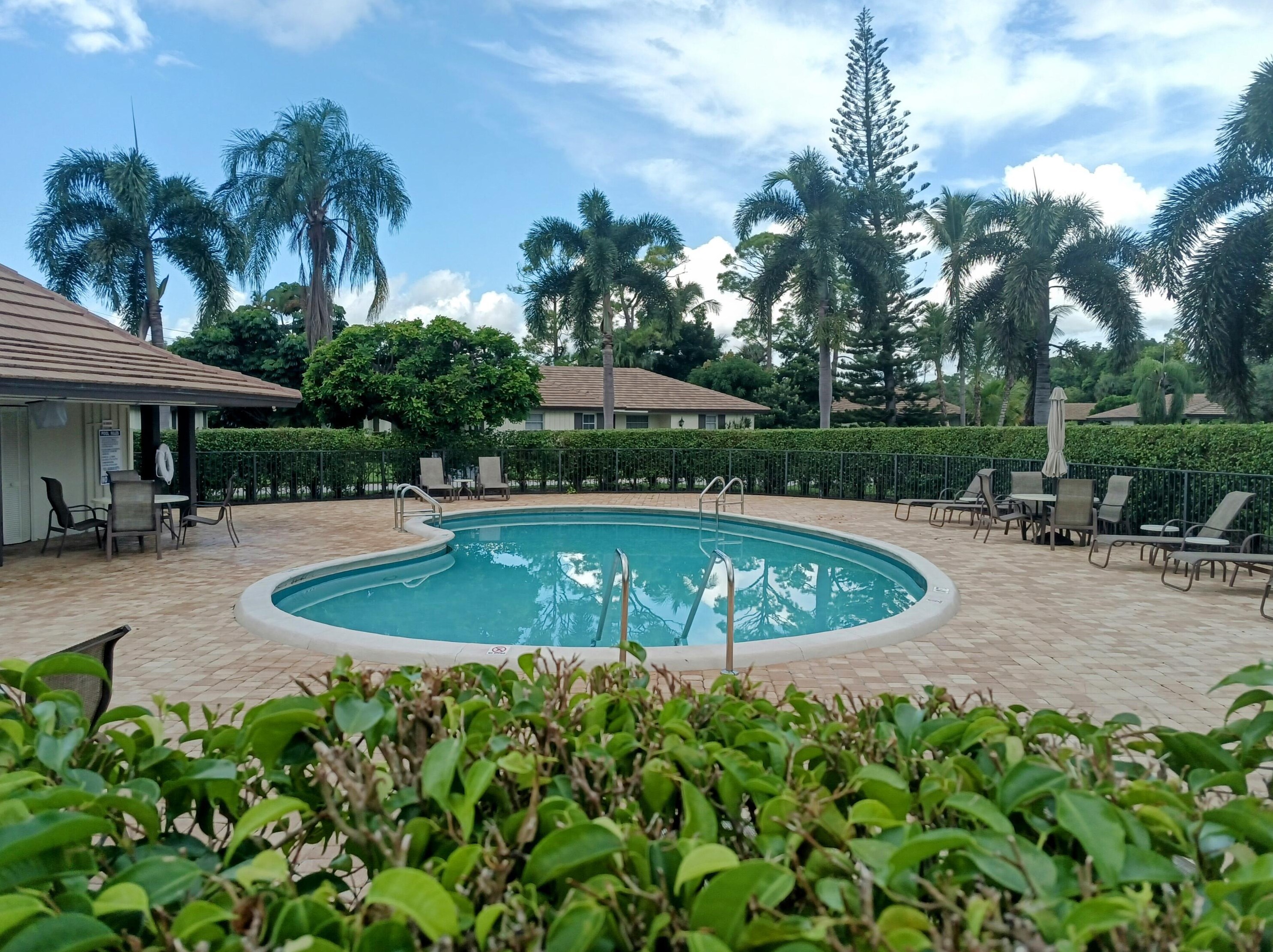 496 Forestview Dr, Lake Worth FL  33462-1214 exterior