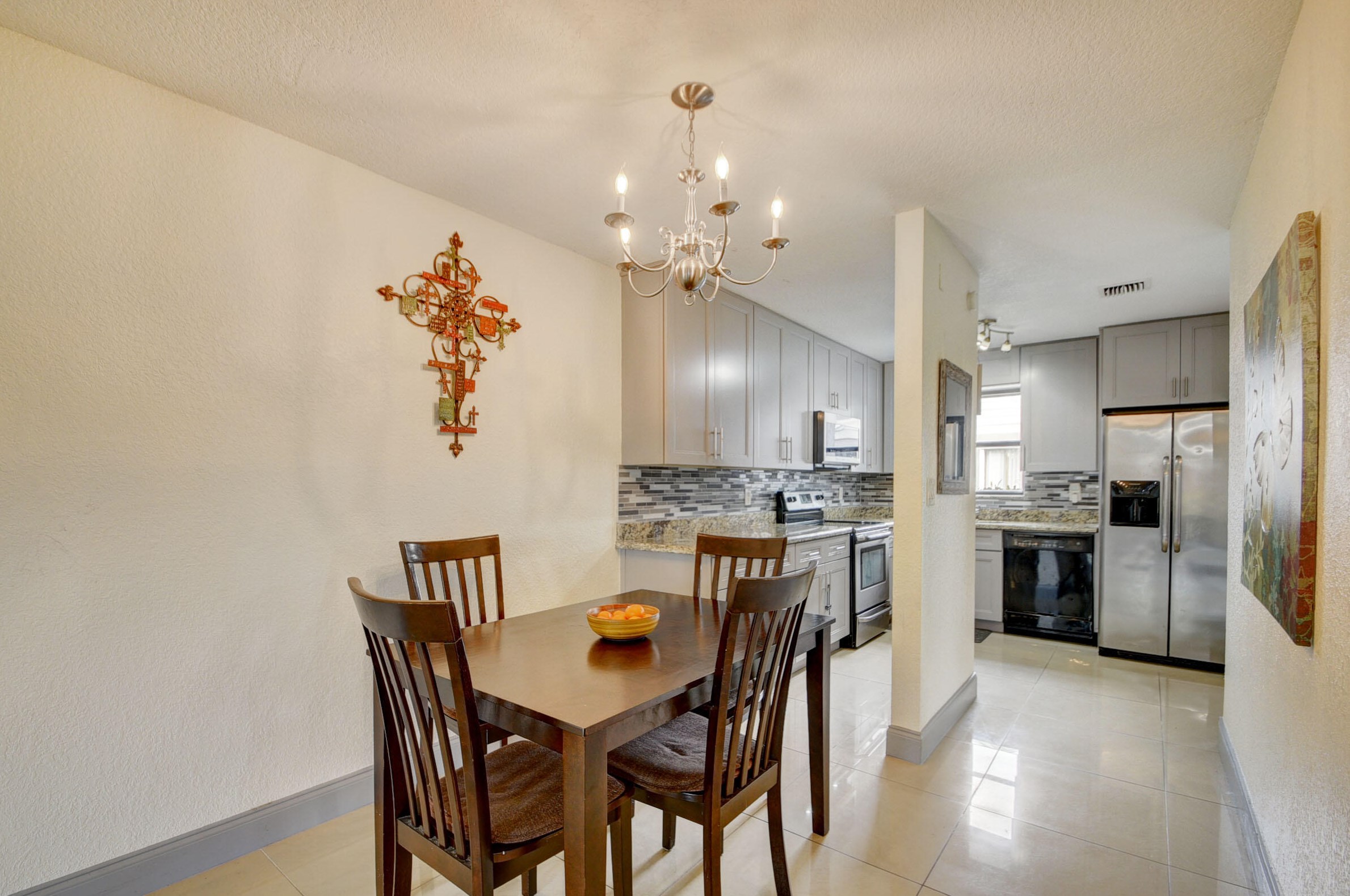 106 Shoreview Dr, Lake Worth FL  33463-2334 exterior