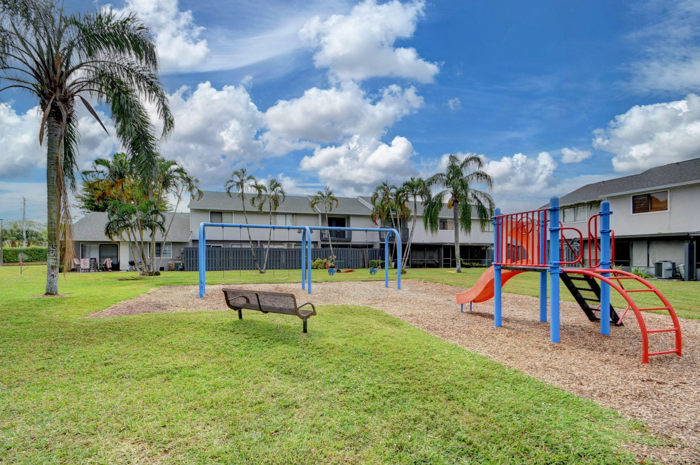 106 Shoreview Dr, Lake Worth FL  33463-2334 exterior