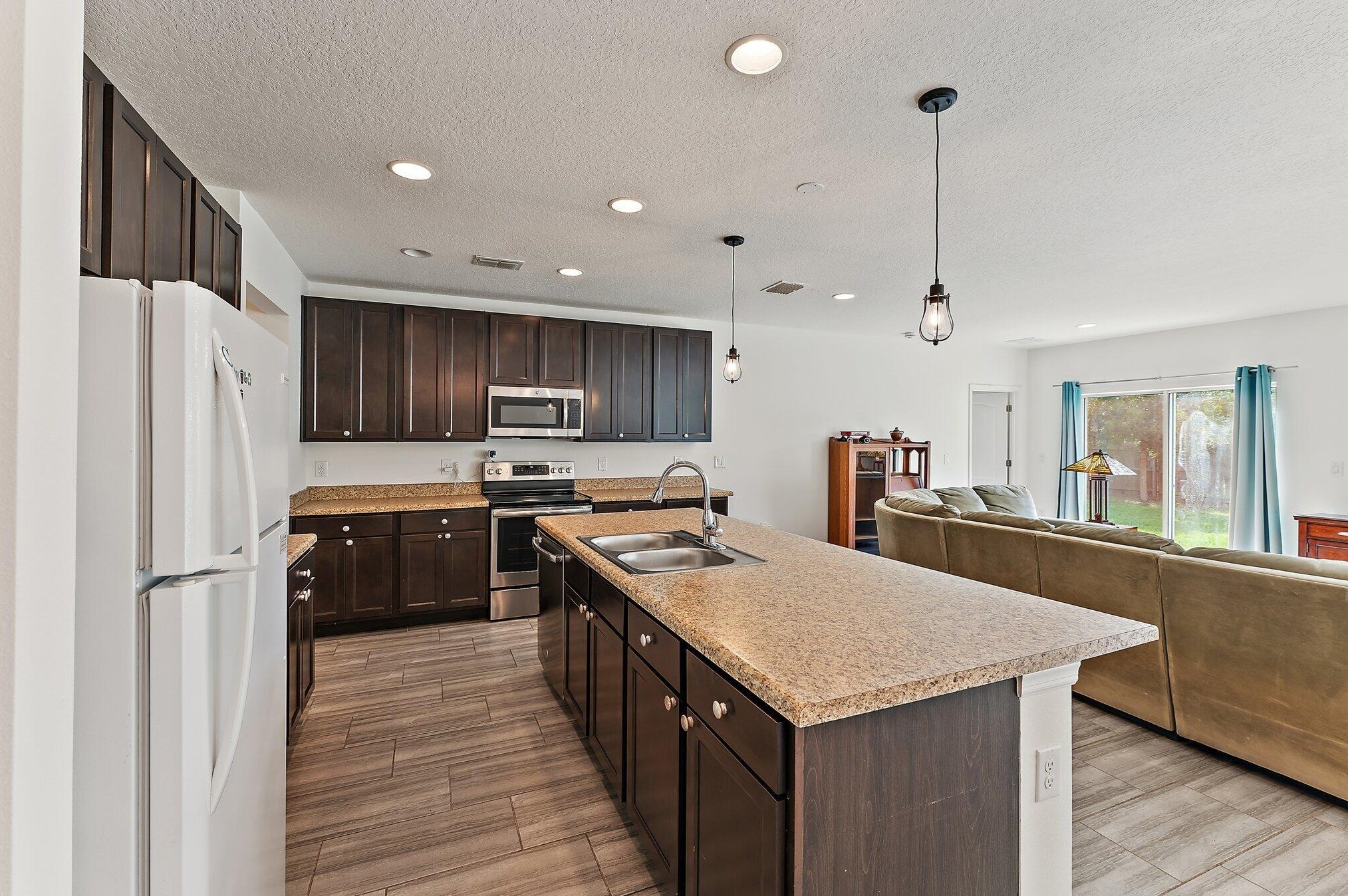 474 Saginaw Ave, Fort Pierce FL  34953-5990 exterior