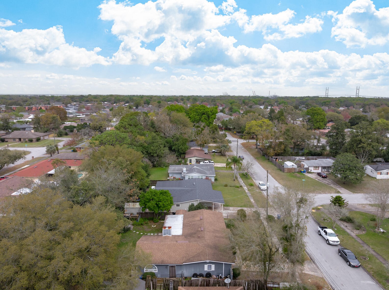 3126 Dalehurst Dr, Jacksonville FL  32277-2848 exterior