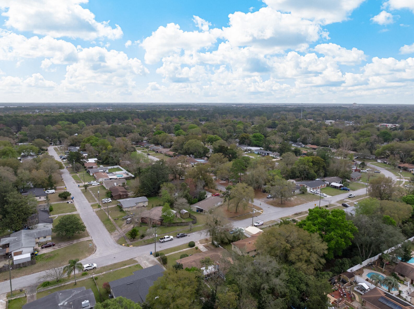 3126 Dalehurst Dr, Jacksonville FL  32277-2848 exterior