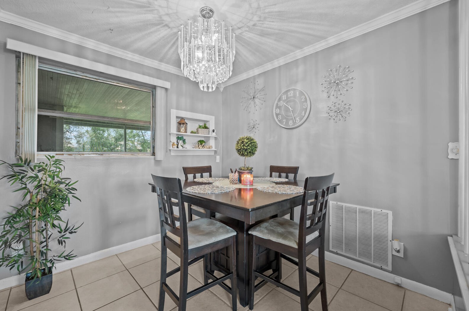 3126 Dalehurst Dr, Jacksonville FL  32277-2848 exterior