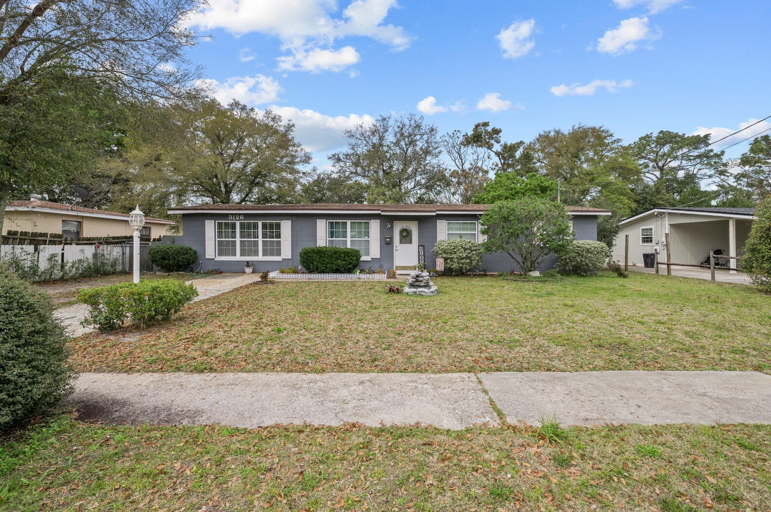 3126 Dalehurst Dr, Jacksonville FL  32277-2848 exterior