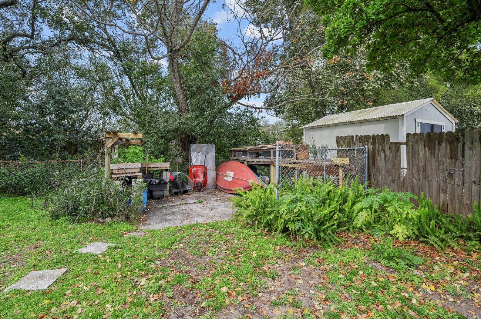 3126 Dalehurst Dr, Jacksonville FL  32277-2848 exterior