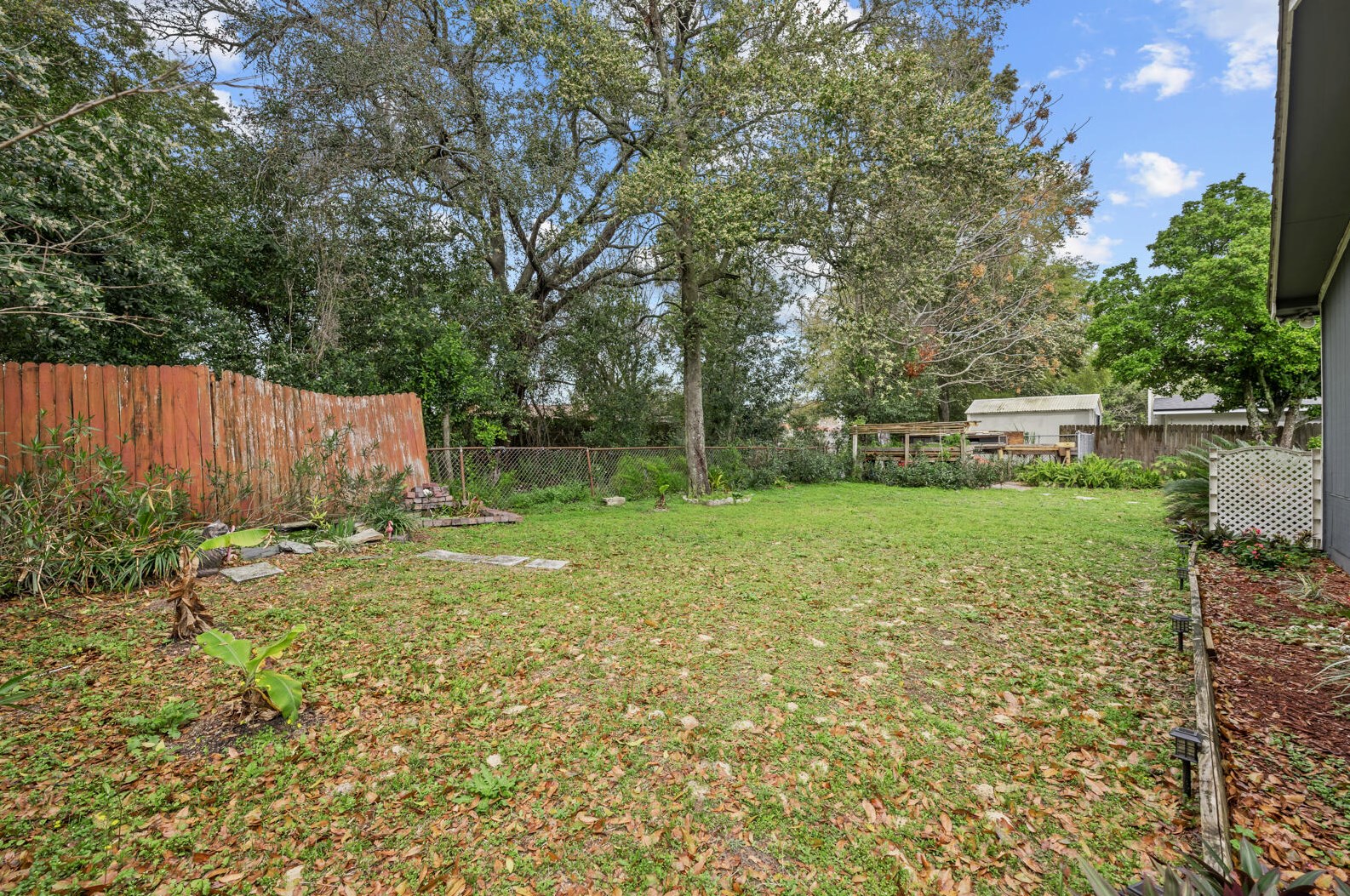 3126 Dalehurst Dr, Jacksonville FL  32277-2848 exterior