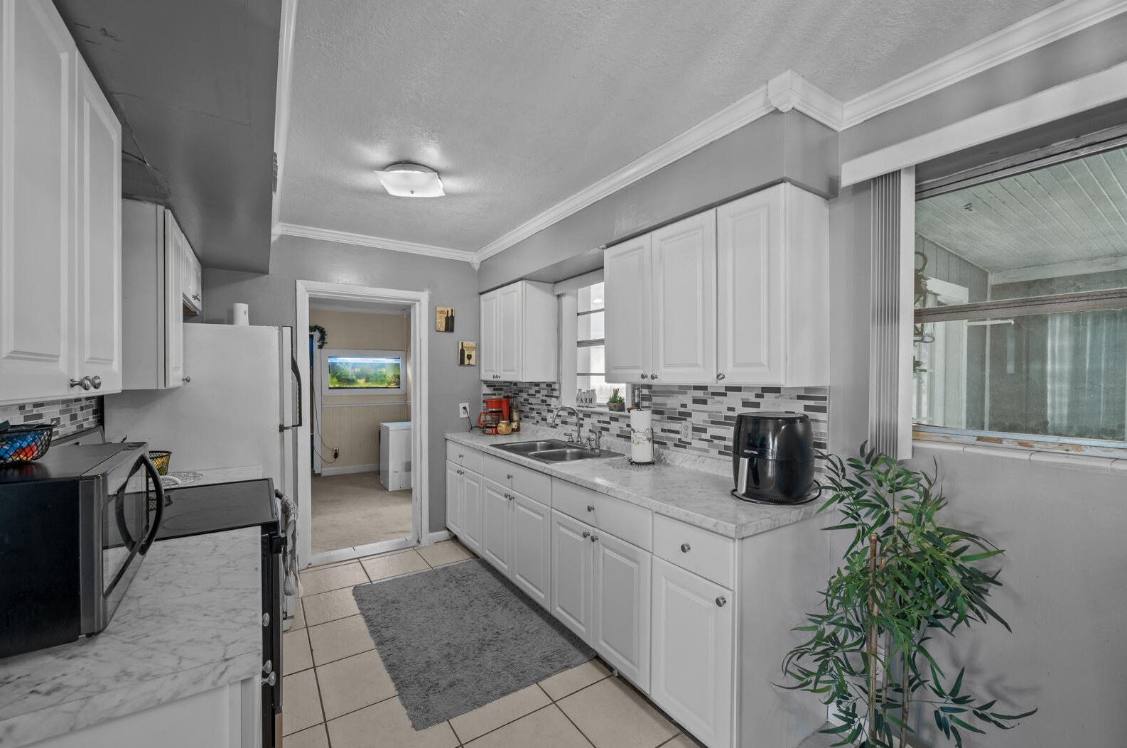 3126 Dalehurst Dr, Jacksonville FL  32277-2848 exterior