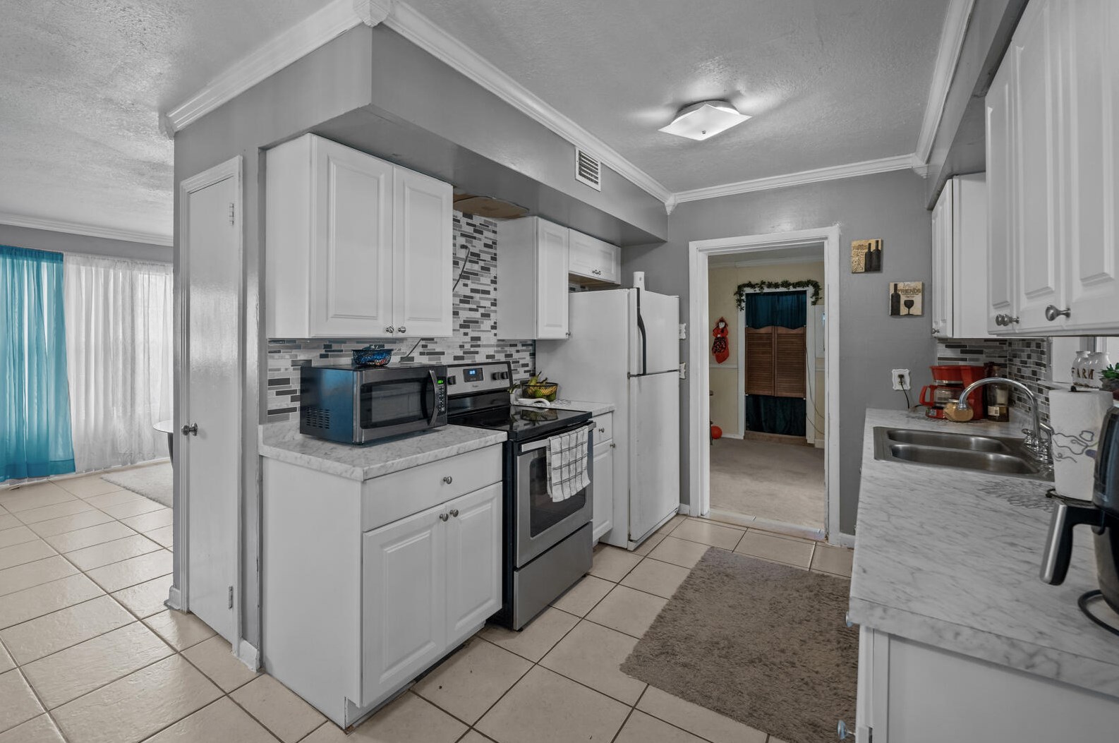 3126 Dalehurst Dr, Jacksonville FL  32277-2848 exterior