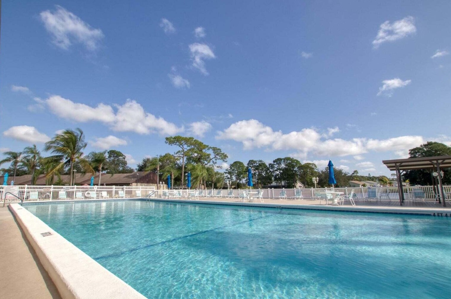 401 Pine Glen Ln, Lake Worth FL  33463-8619 exterior