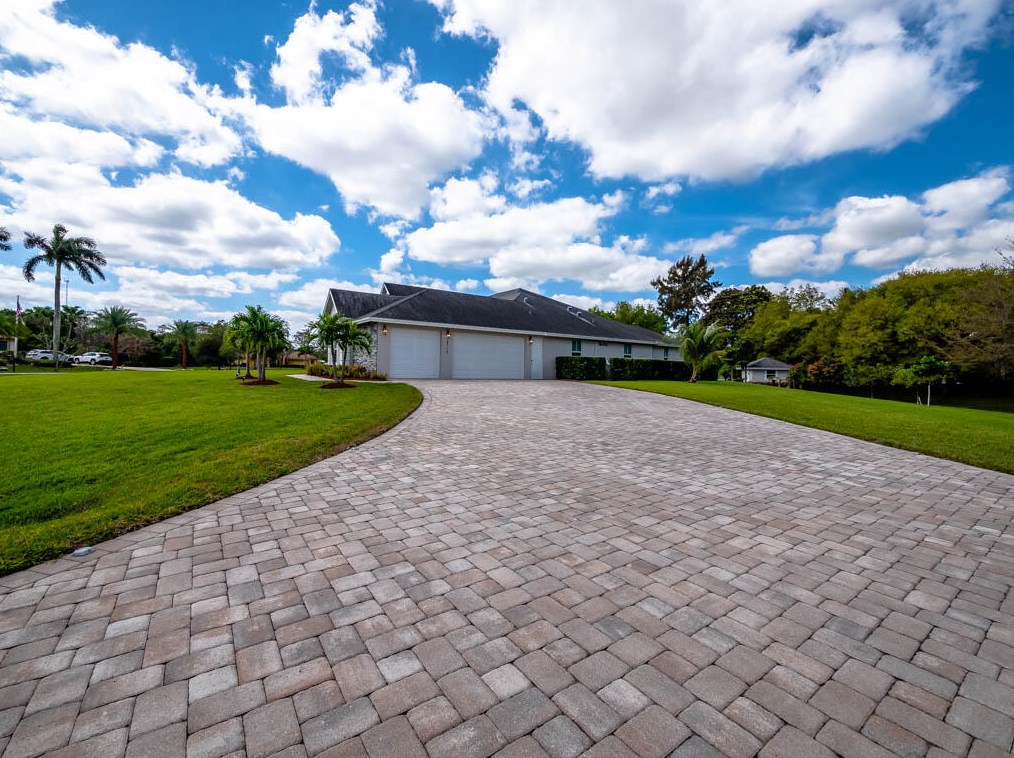 4715 Foxview Pl, Lake Worth FL  33467-3540 exterior