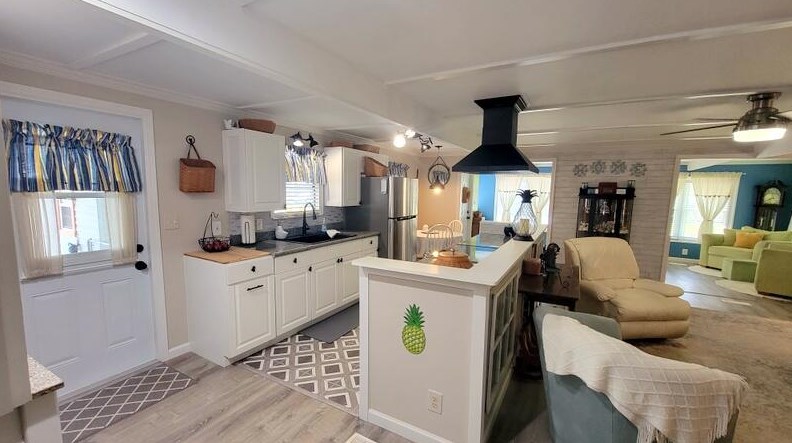 916 Spruce St, Sebastian FL  32976-7324 exterior